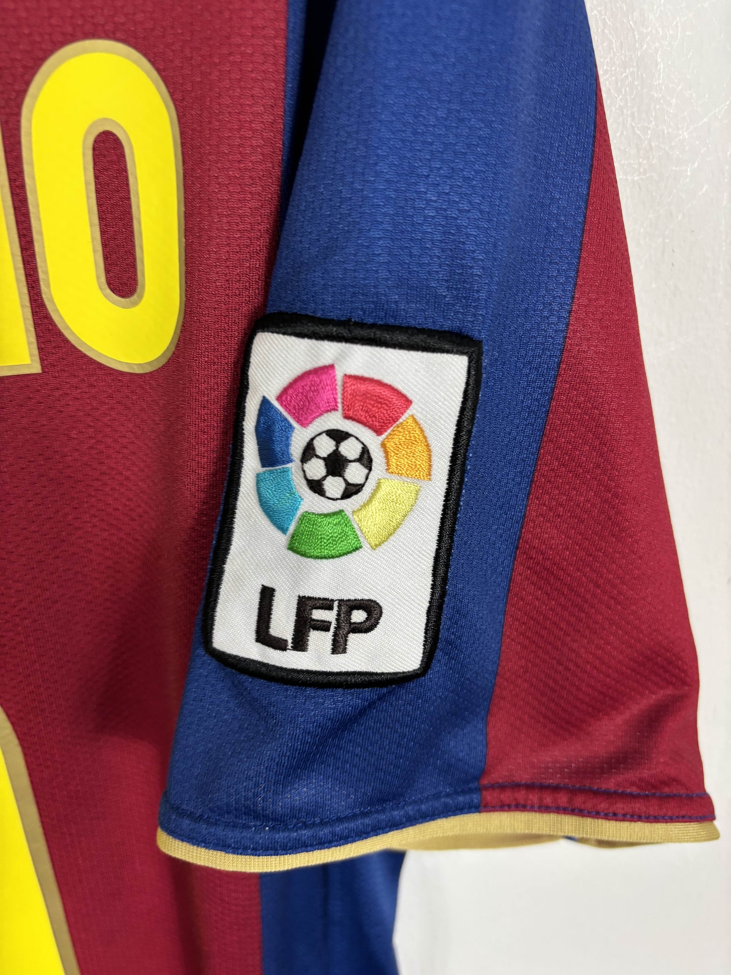 BARCELONA 2007/2008 RONALDINHO #10 HOME SHIRT (L) NIKE