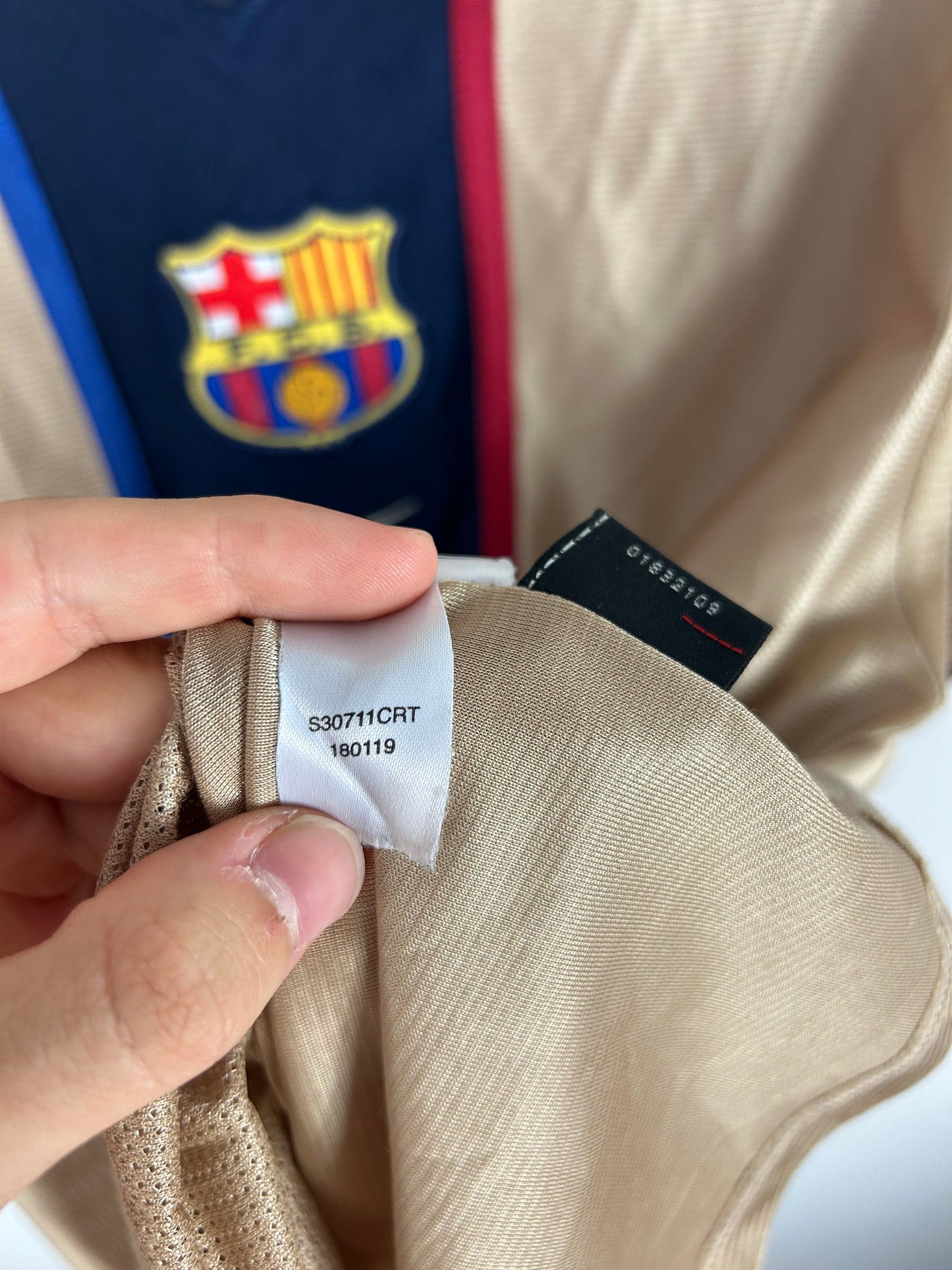 BARCELONA 2001/02 RIVALDO #10 AWAY SHIRT (M) NIKE