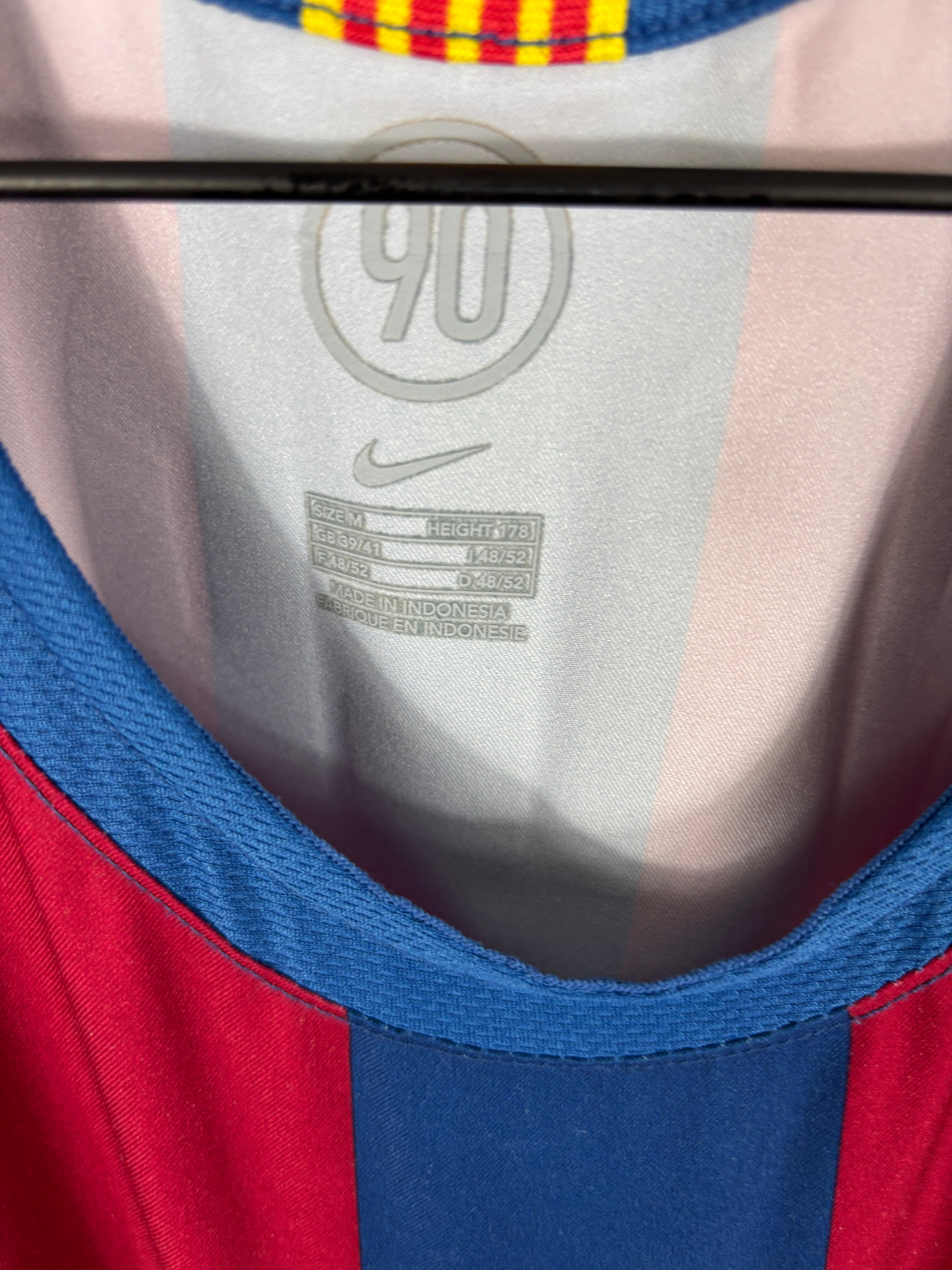 BARCELONA 2005/06 RONALDINHO #10 HOME SHIRT (M) NIKE