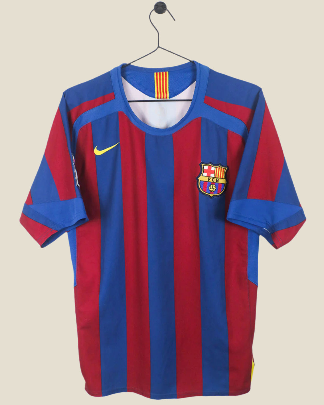 BARCELONA 2005/06 RONALDINHO #10 HOME SHIRT (M) NIKE