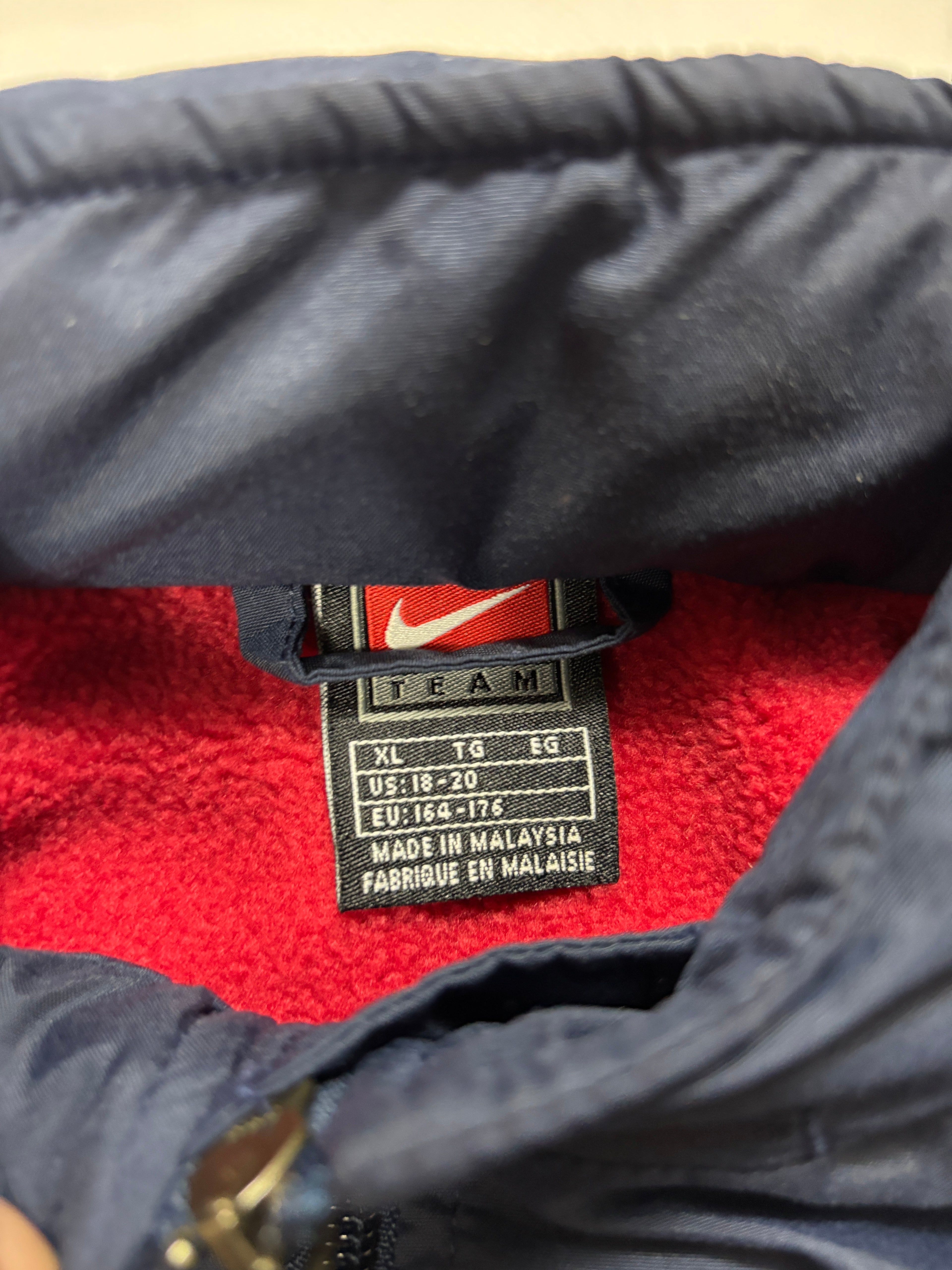 BARCELONA 2001/02 FLEECE JACKET (S) NIKE