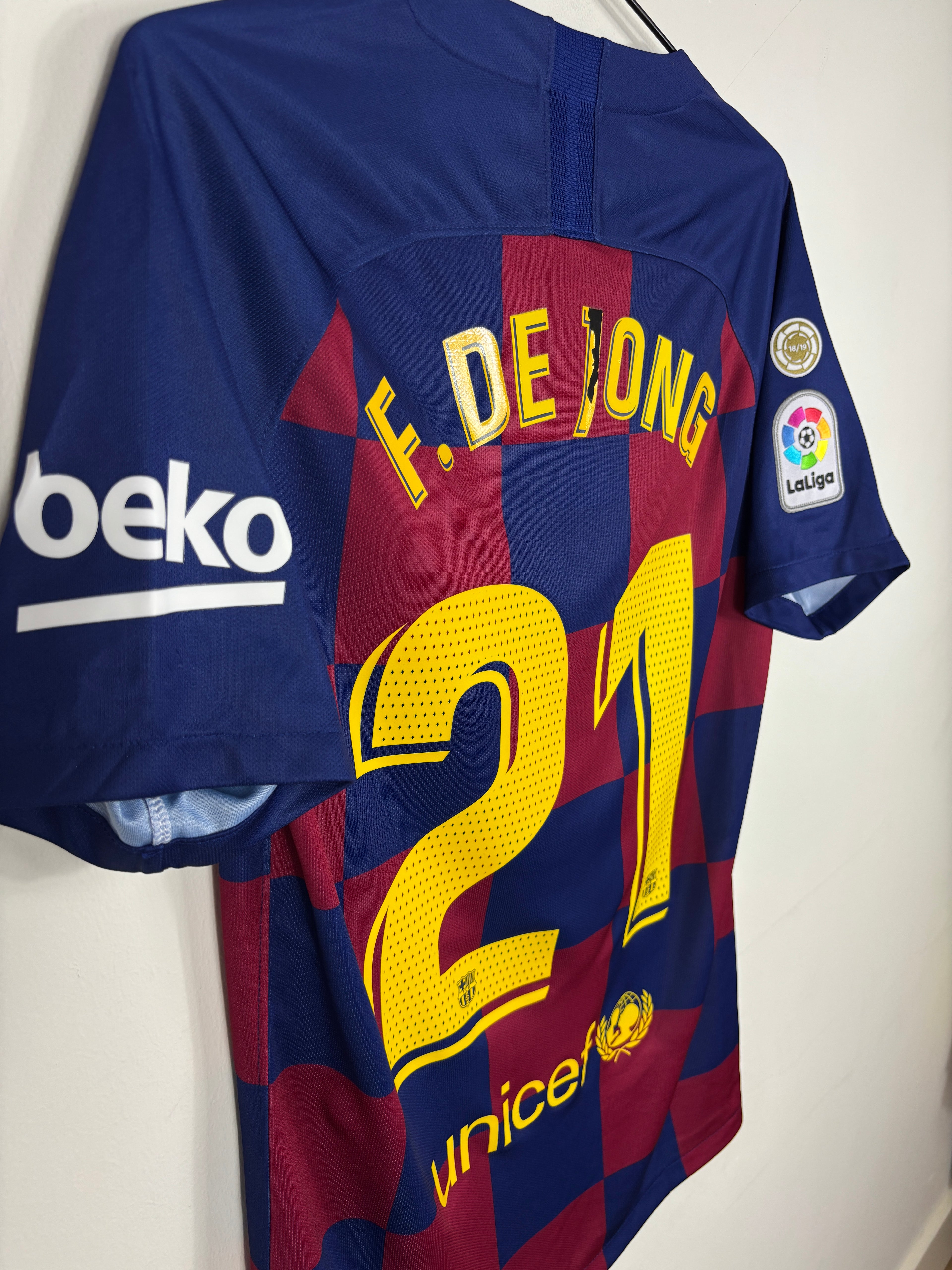 BARCELONA 2019/20 DE JONG #21 HOME SHIRT (S) NIKE