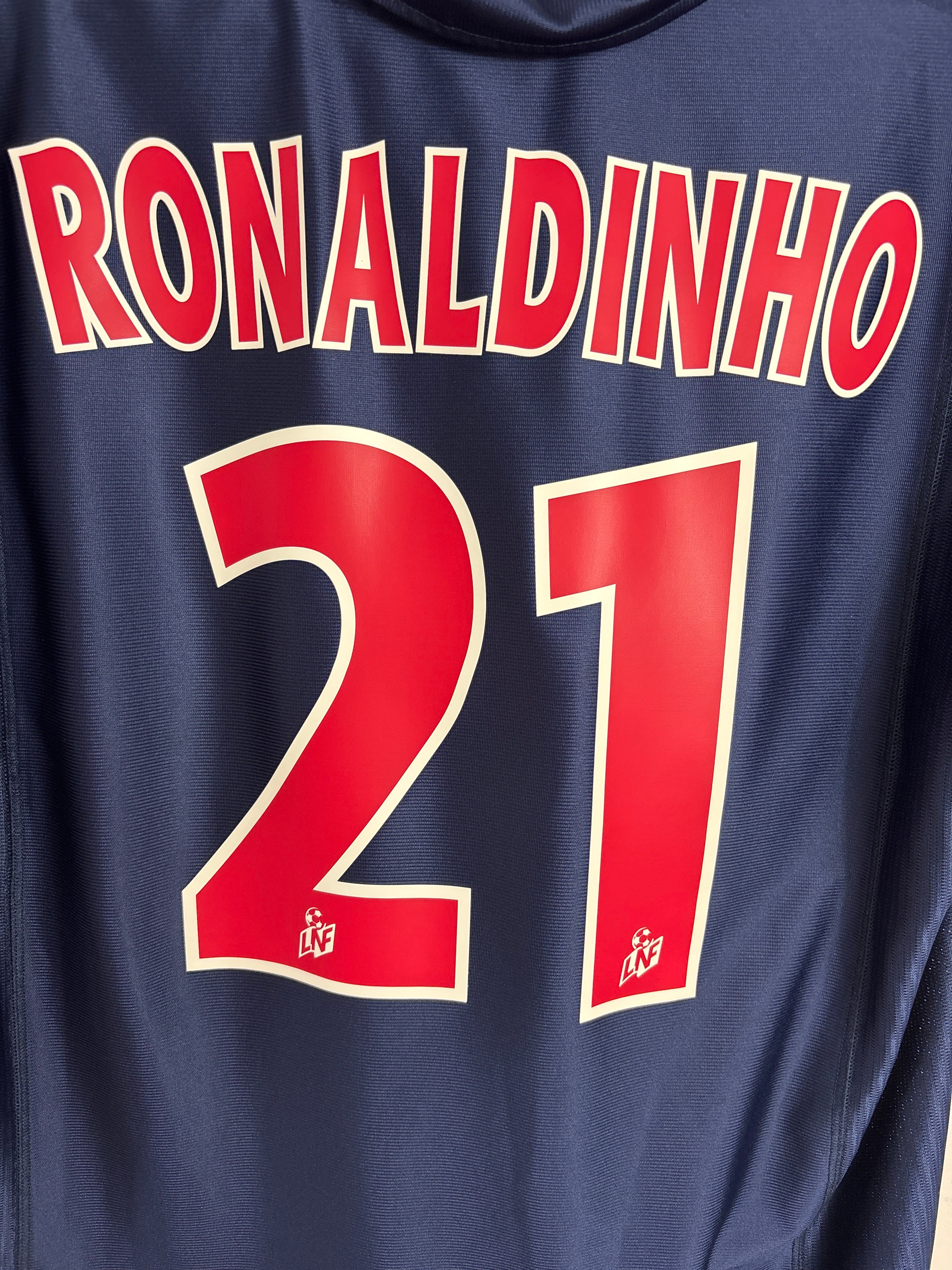 PARIS-SAINT GERMAIN 2001/02 RONALDINHO #21 HOME SHIRT (L) NIKE