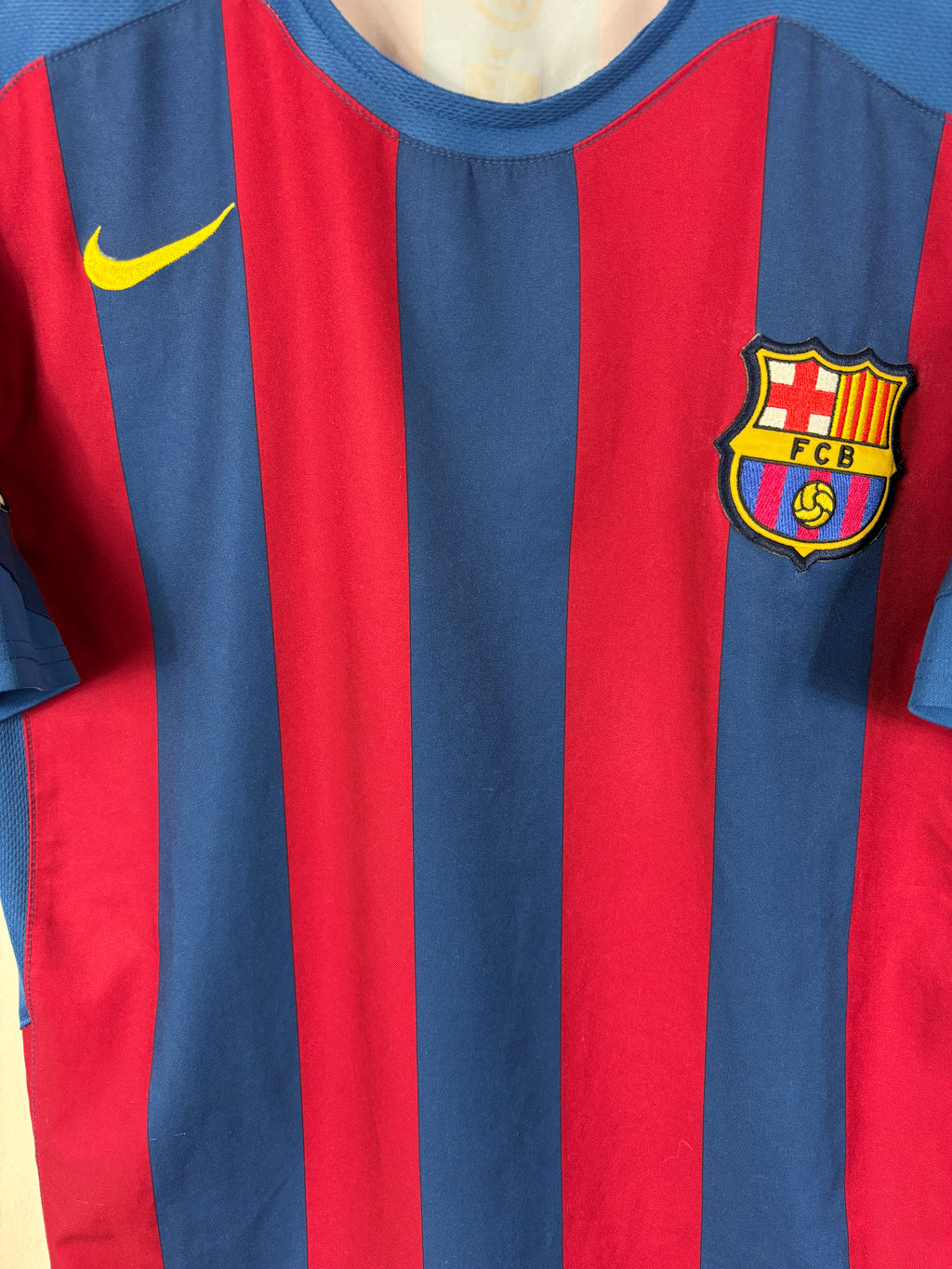 BARCELONA 2005/06 RONALDINHO #10 HOME SHIRT (M) NIKE
