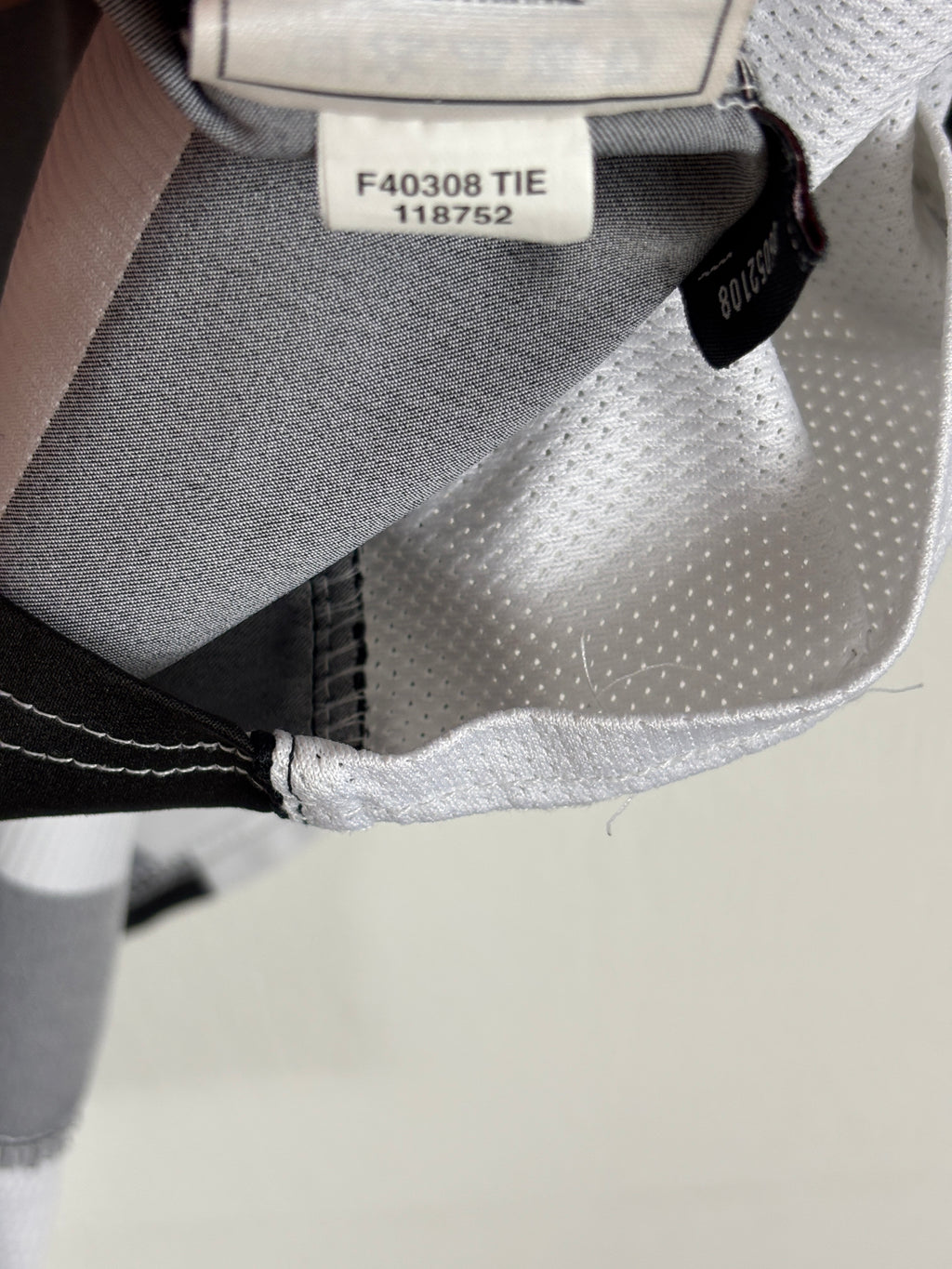 JUVENTUS 2004/05 NEDVED #11 HOME SHIRT (M) ADIDAS