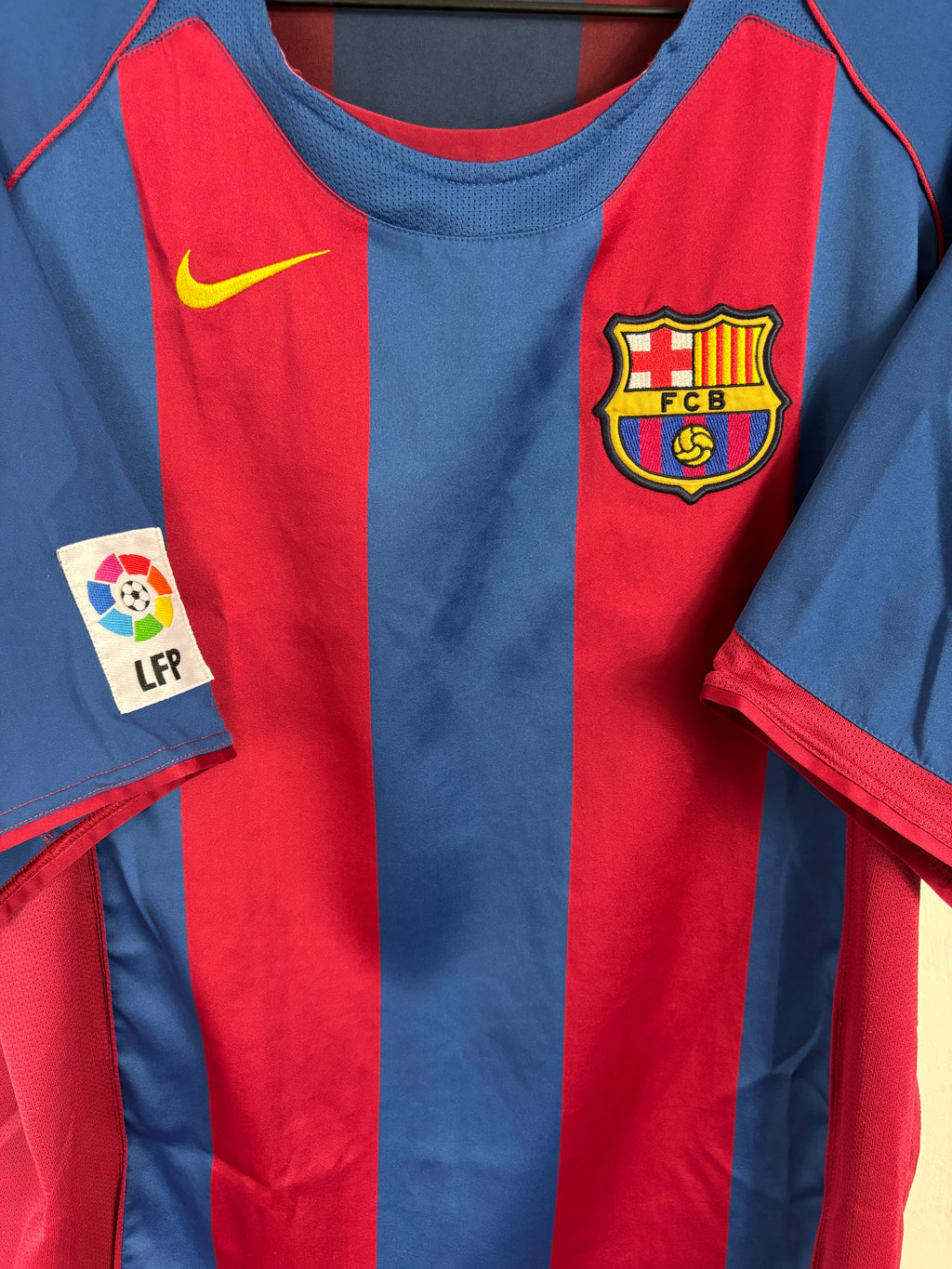 BARCELONA 2004/05 MESSI #30 HOME SHIRT (M) NIKE