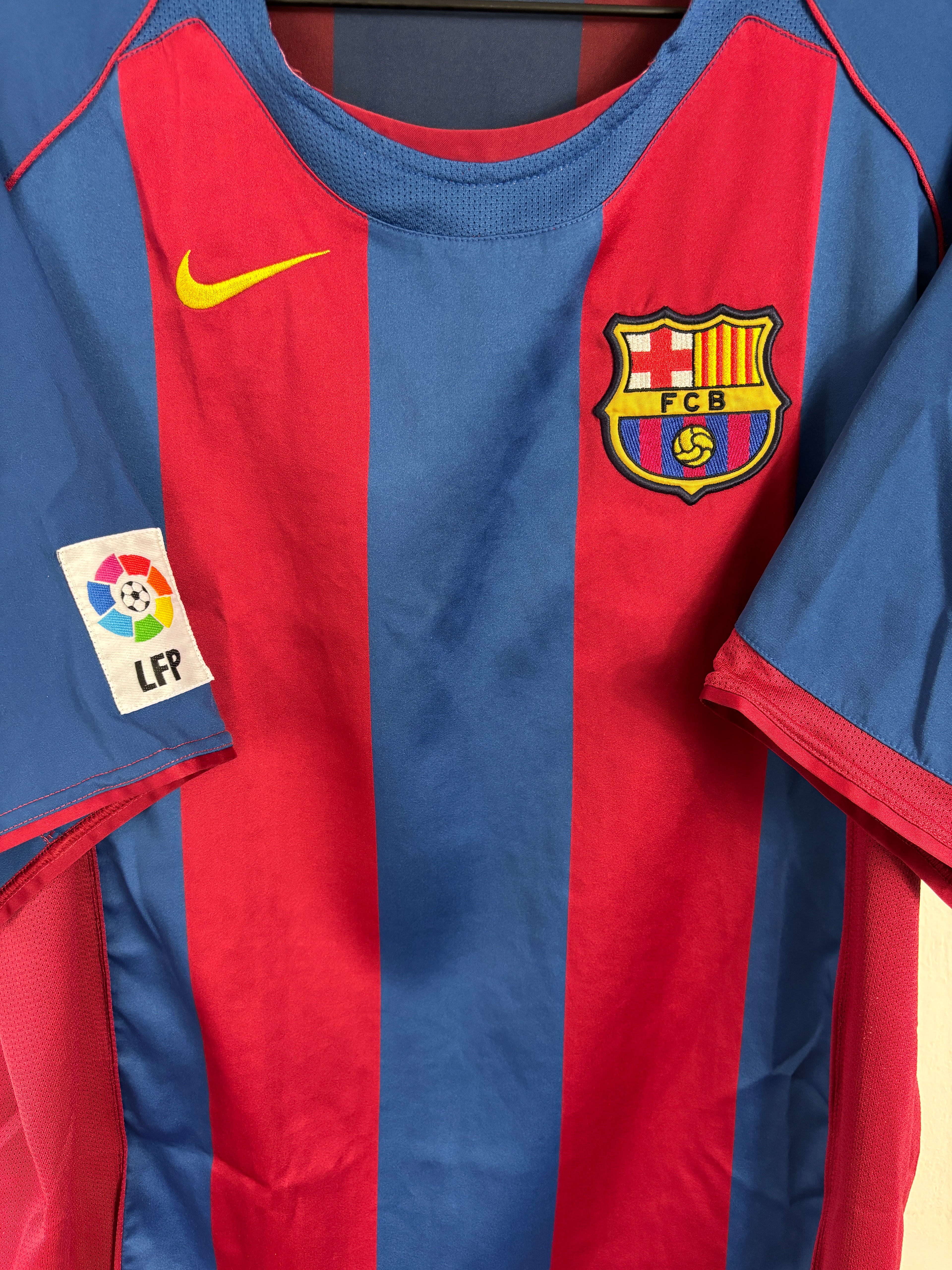 BARCELONA 2004/05 MESSI #30 HOME SHIRT (M) NIKE