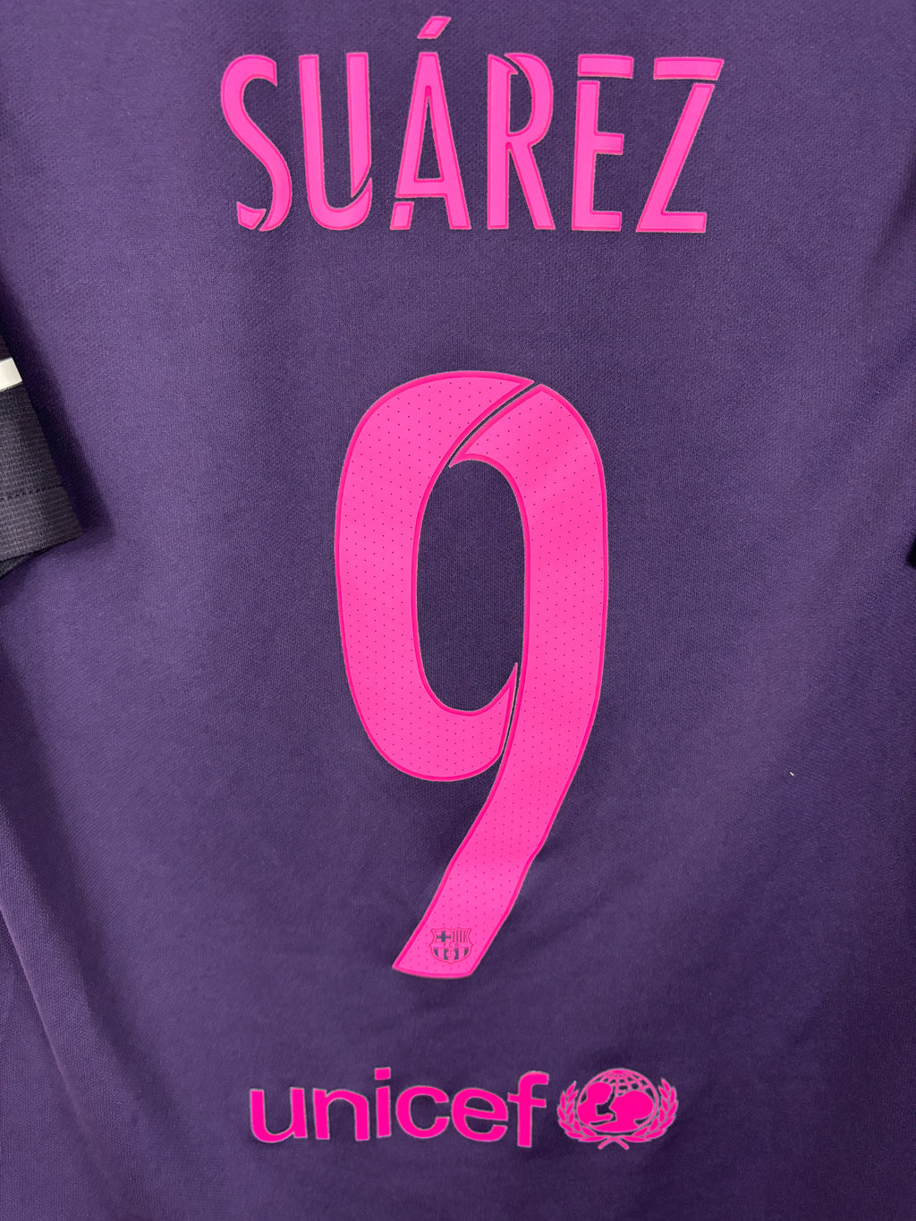 BARCELONA 2016/17 SUAREZ AWAY SHIRT (M) NIKE