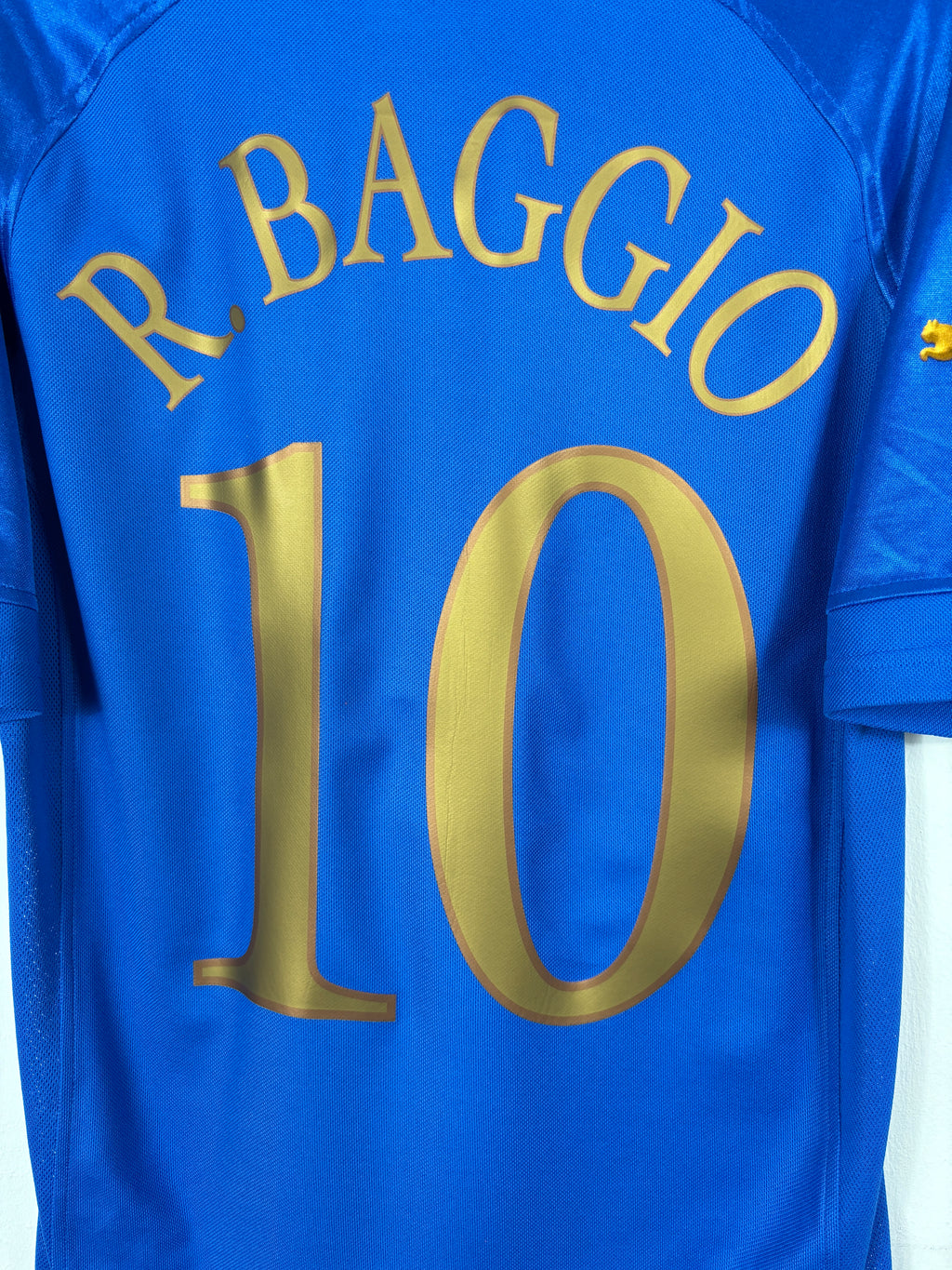 ITALY 2004 BAGGIO #10 HOME SHIRT (M) PUMA