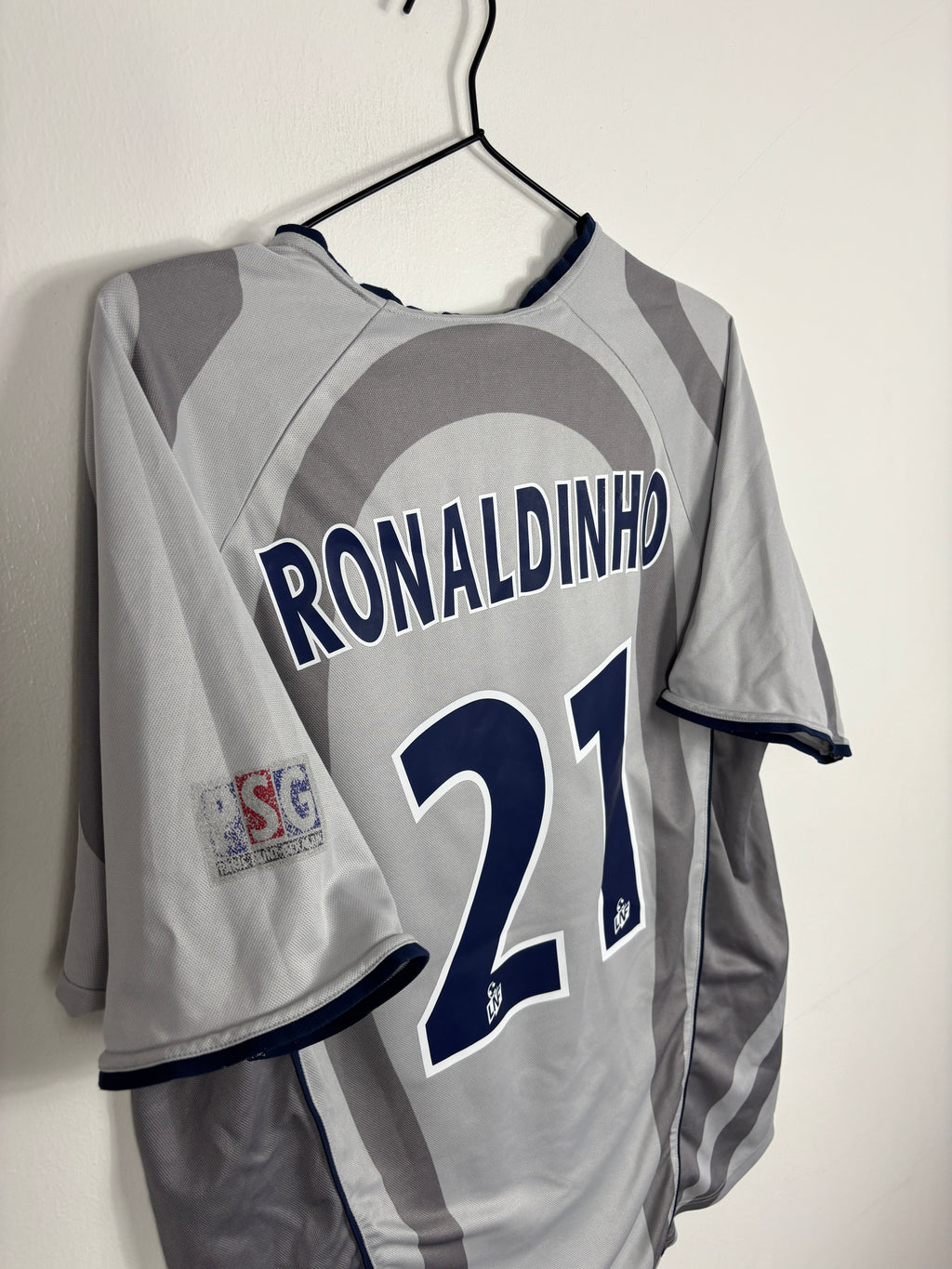 PARIS-SAINT GERMAIN 2001/02 RONALDINHO #21 AWAY SHIRT (M) NIKE