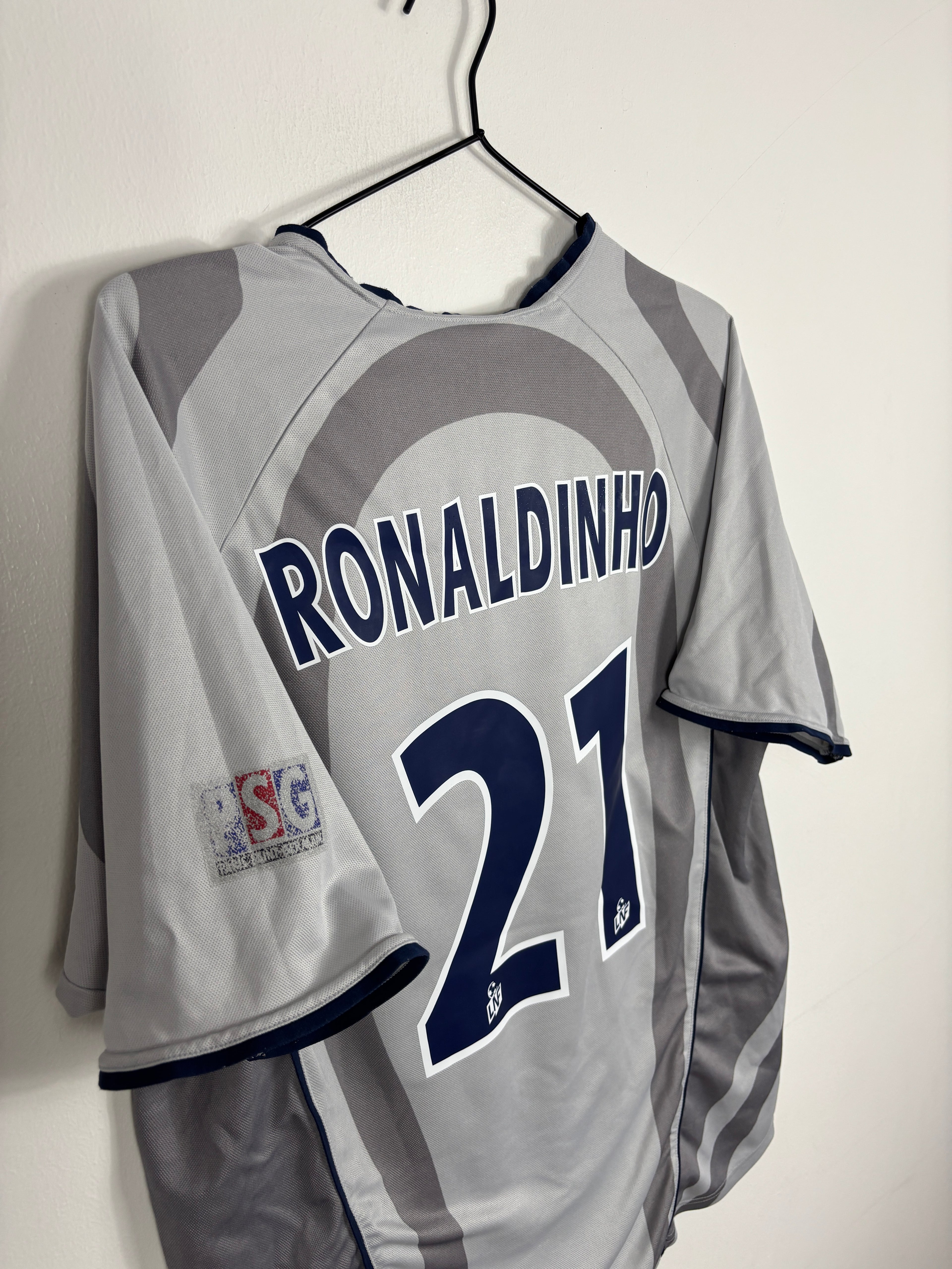 PARIS-SAINT GERMAIN 2001/02 RONALDINHO #21 AWAY SHIRT (M) NIKE