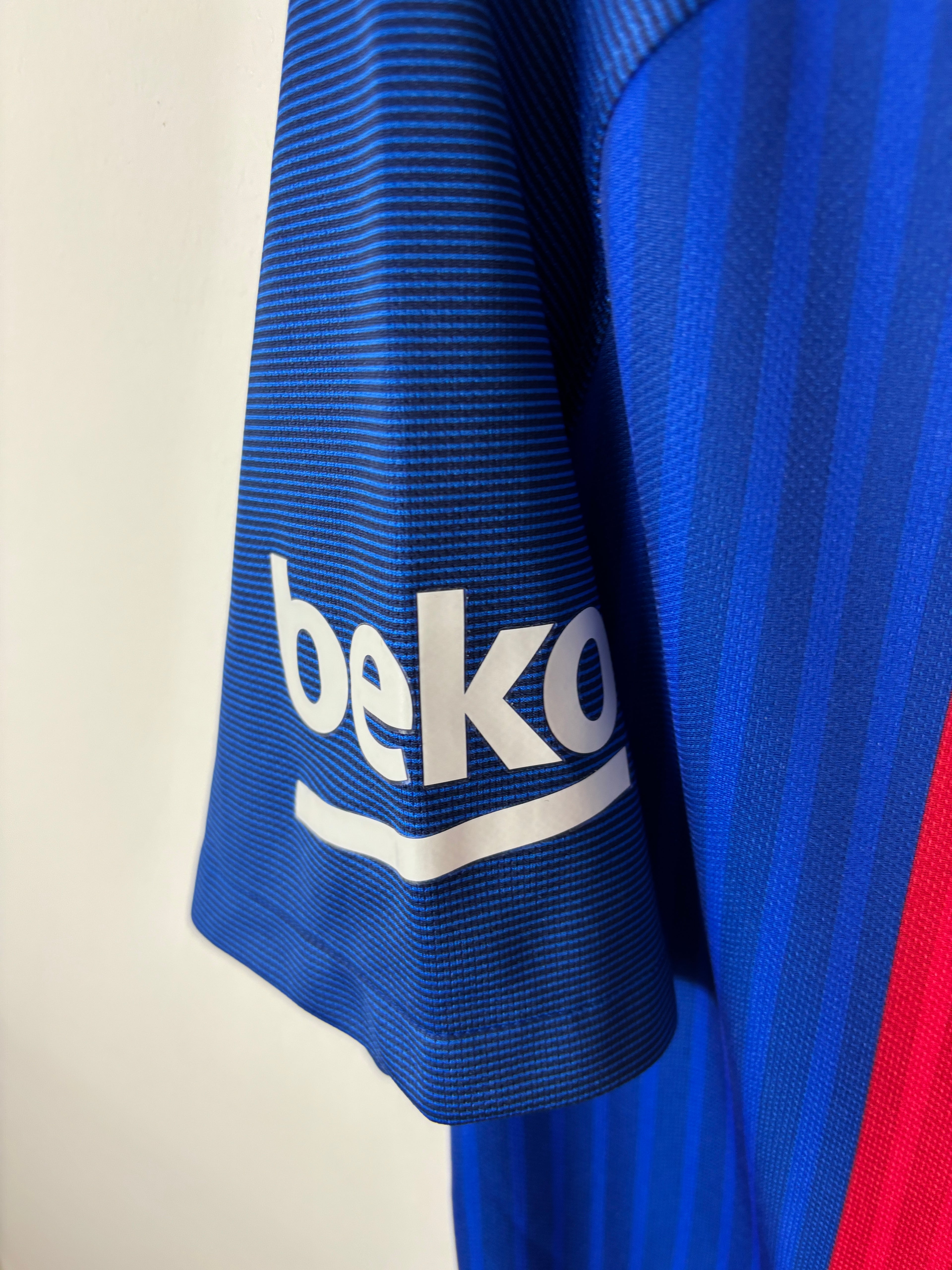 BARCELONA 2016/17 NEYMAR #11 HOME SHIRT (L) NIKE