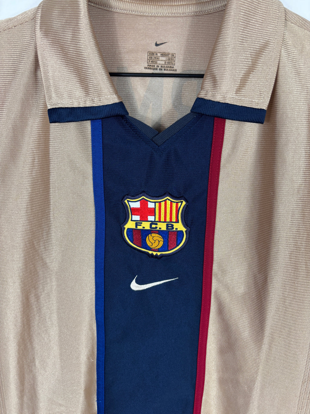 BARCELONA 2001/02 OVERMARS #11 AWAY SHIRT (M) NIKE