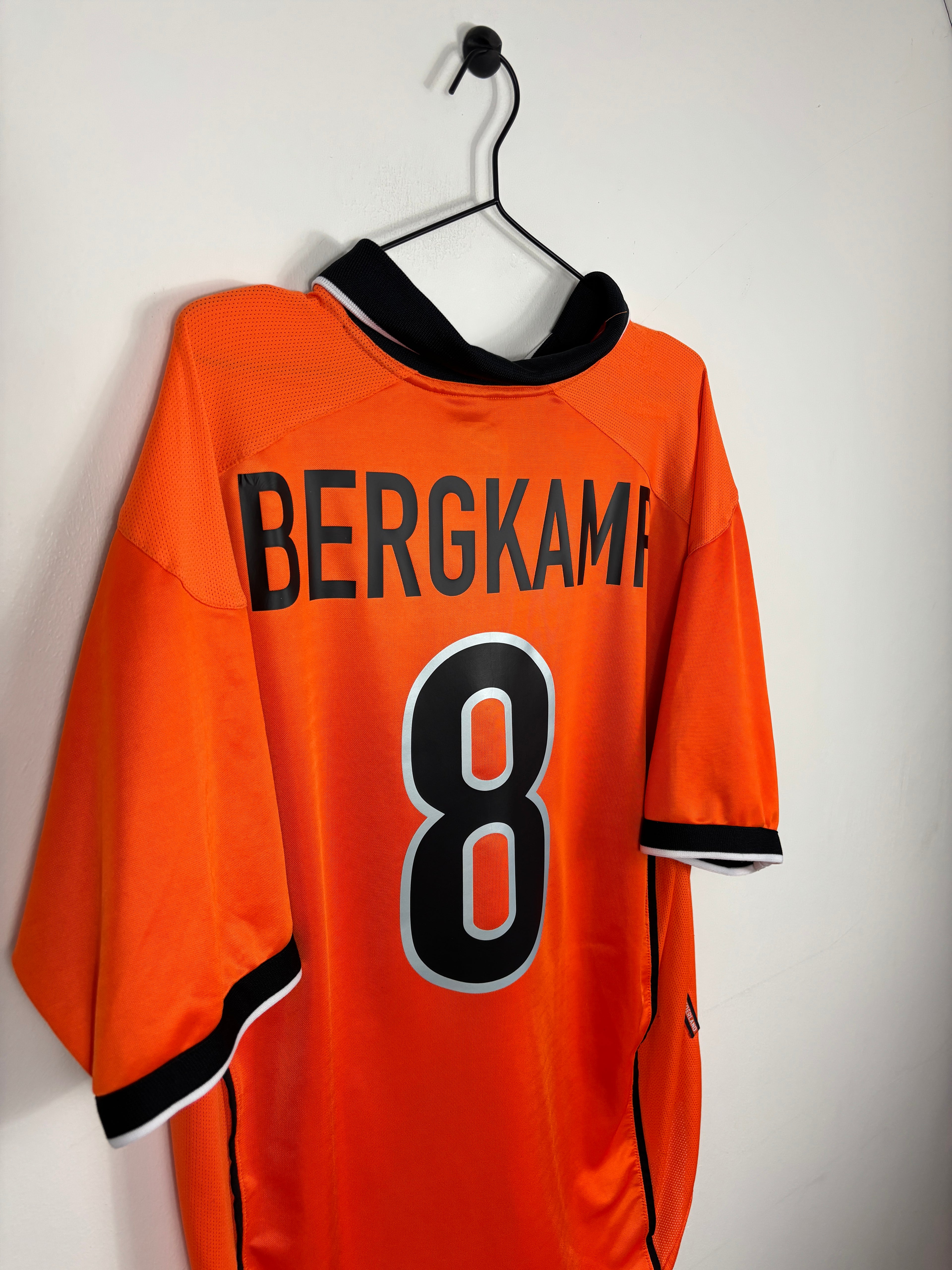 NETHERLANDS 1998 BERGKAMP #8 HOME SHIRT (XL) NIKE