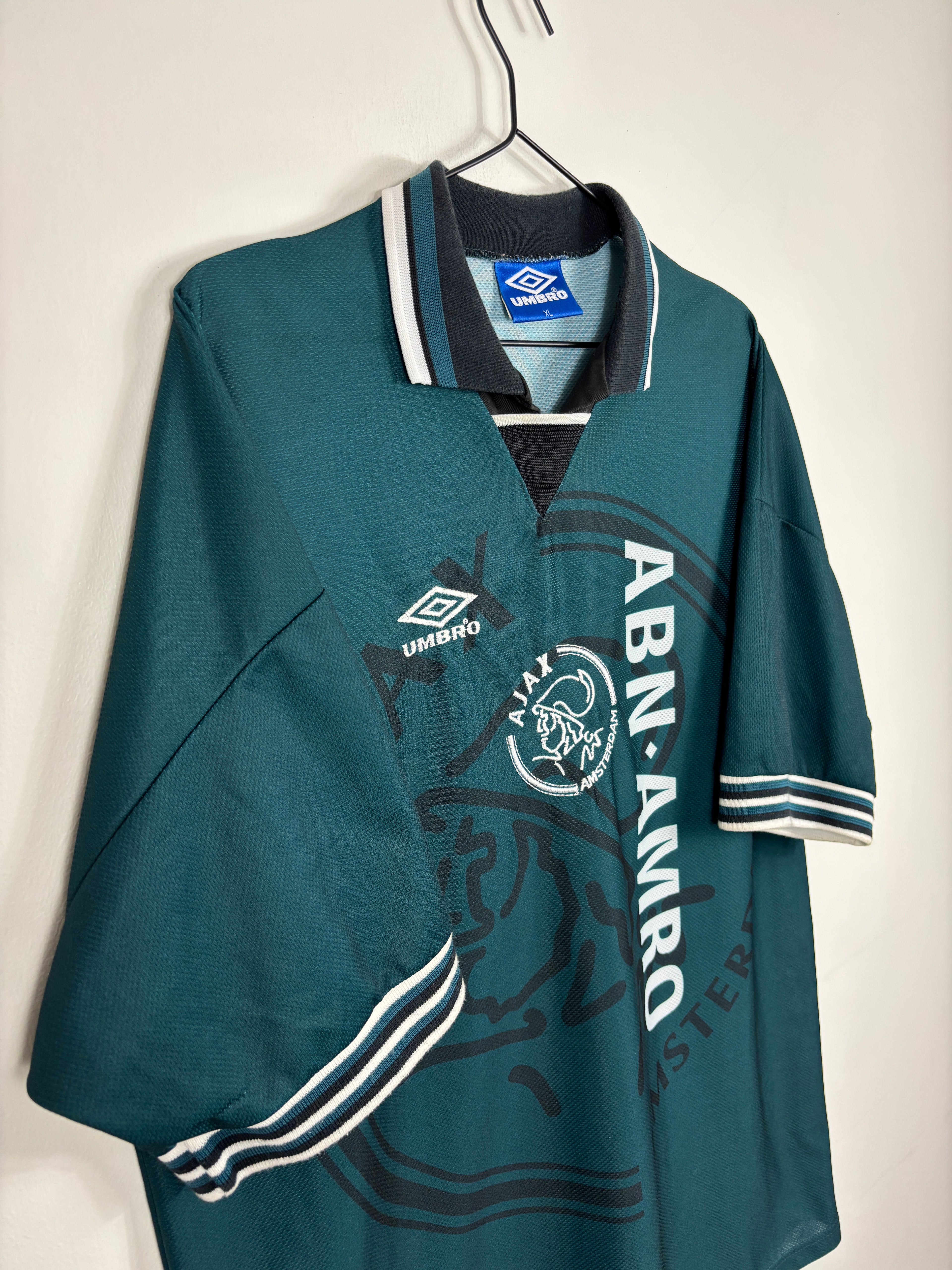 AJAX 1995/96 AWAY SHIRT (XL) UMBRO