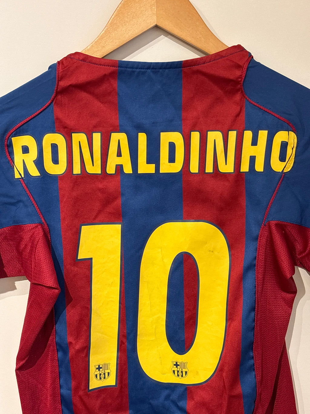BARCELONA 2005/06 RONALDINHO #10 HOME (KIDS M) NIKE