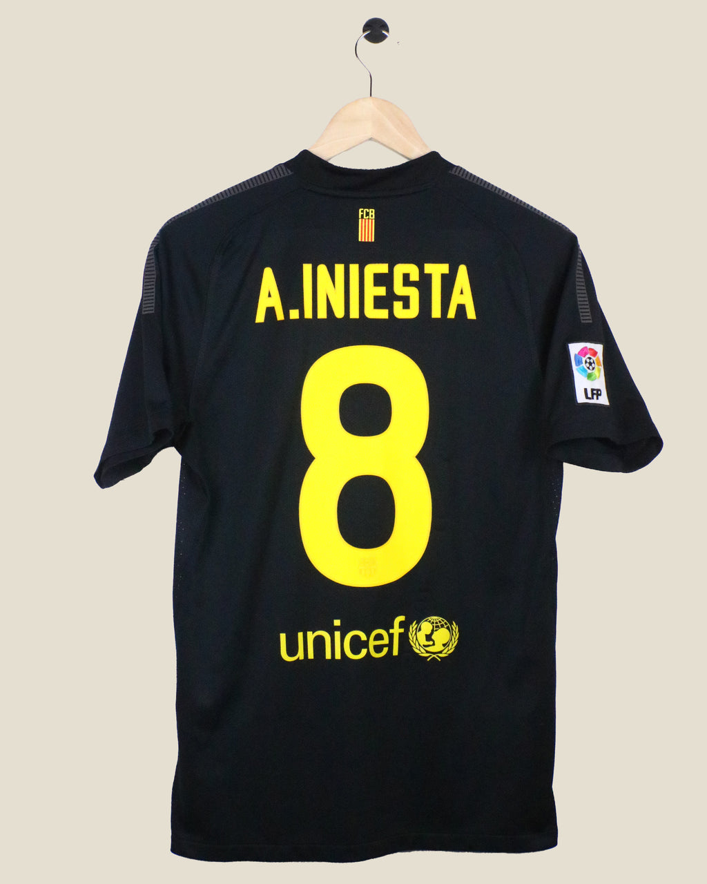 BARCELONA 2011/12 INIESTA #8 AWAY (S) NIKE
