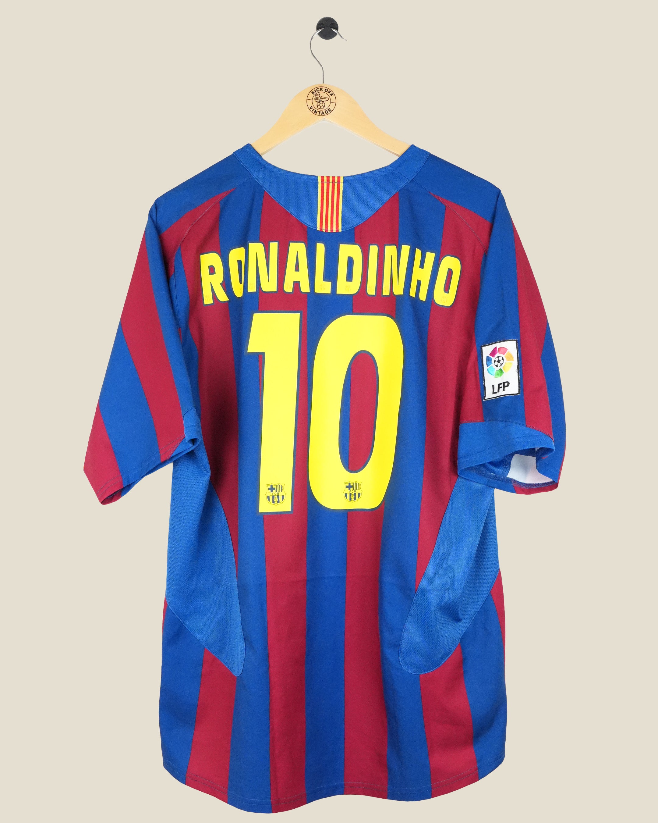 BARCELONA 2005/06 RONALDINHO HOME SHIRT (L) NIKE