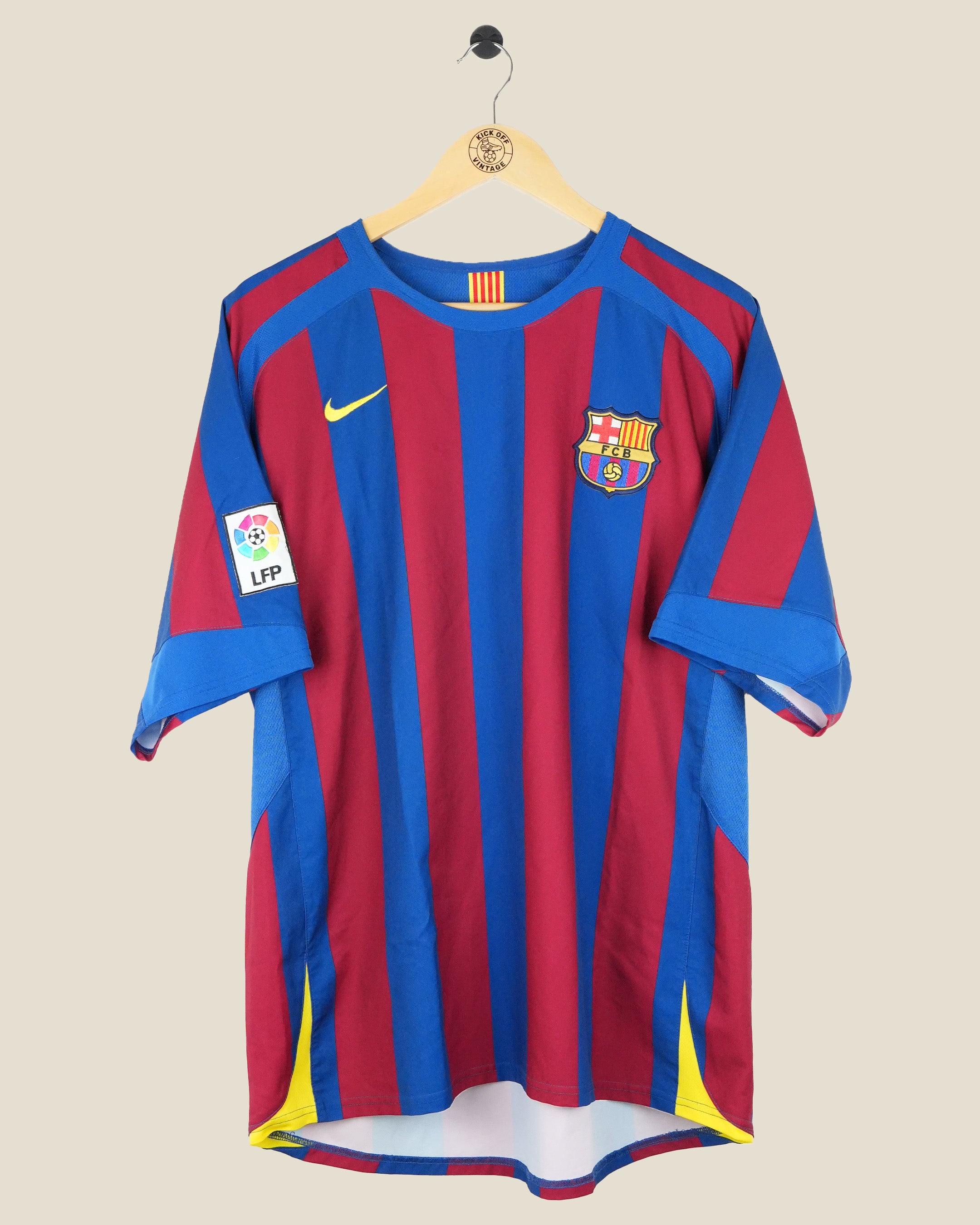 BARCELONA 2005/06 RONALDINHO HOME SHIRT (L) NIKE