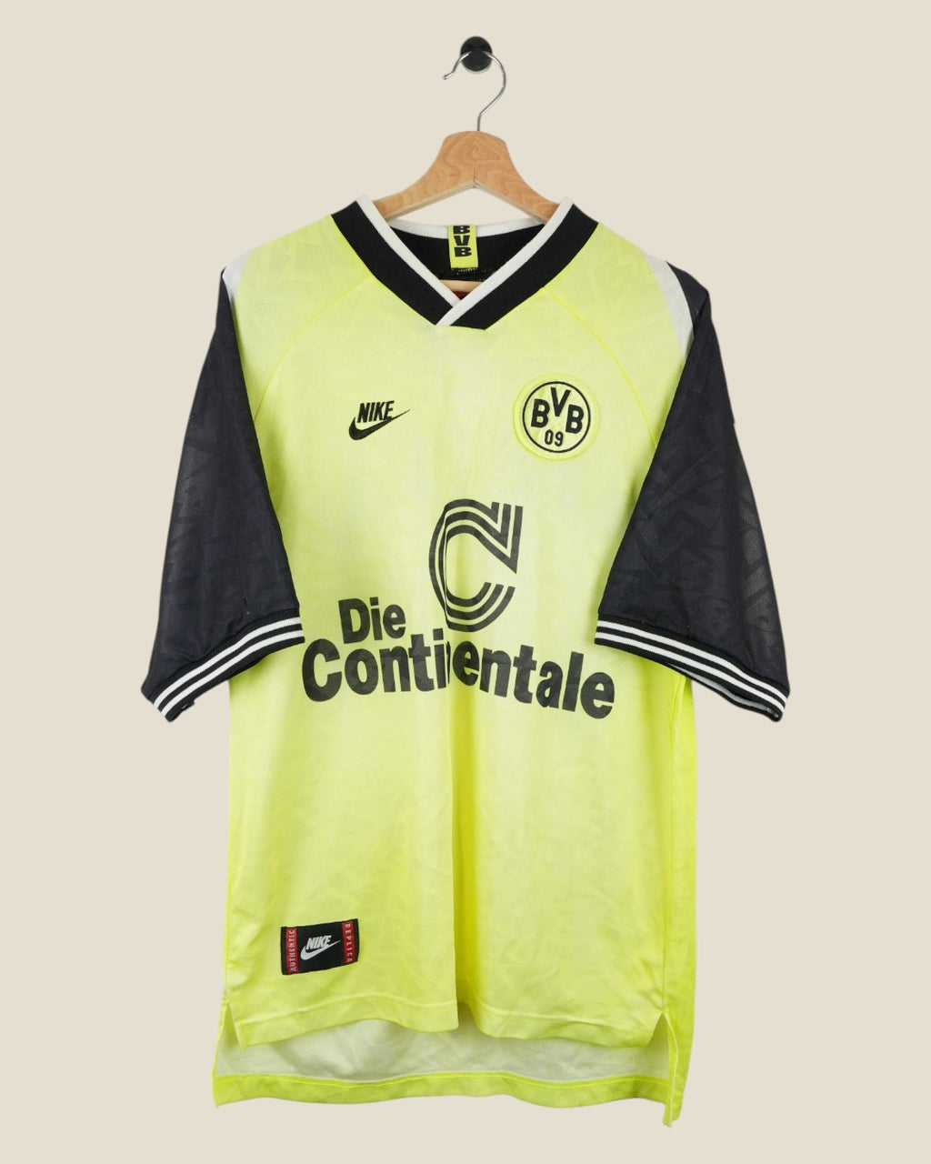 BORUSSIA DORTMUND 1995/96 HOME SHIRT (L) NIKE