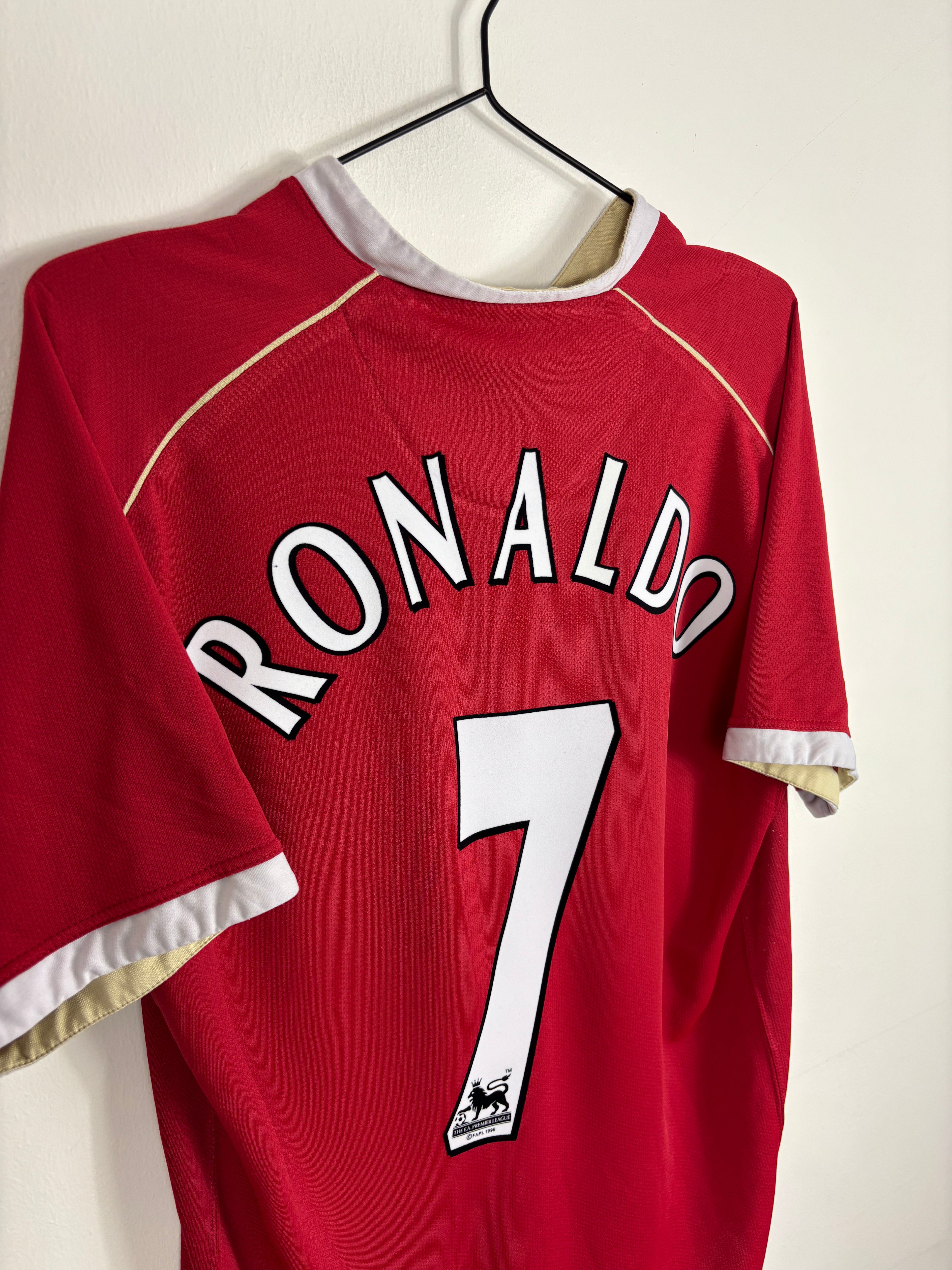 MANCHESTER UNITED 2006/07 RONALDO #7 HOME SHIRT (M) NIKE