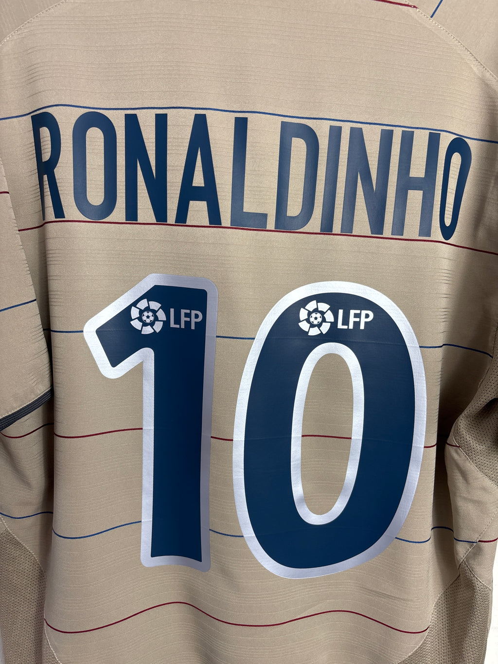 BARCELONA 2003/04 RONALDINHO #10 AWAY SHIRT (XL) NIKE