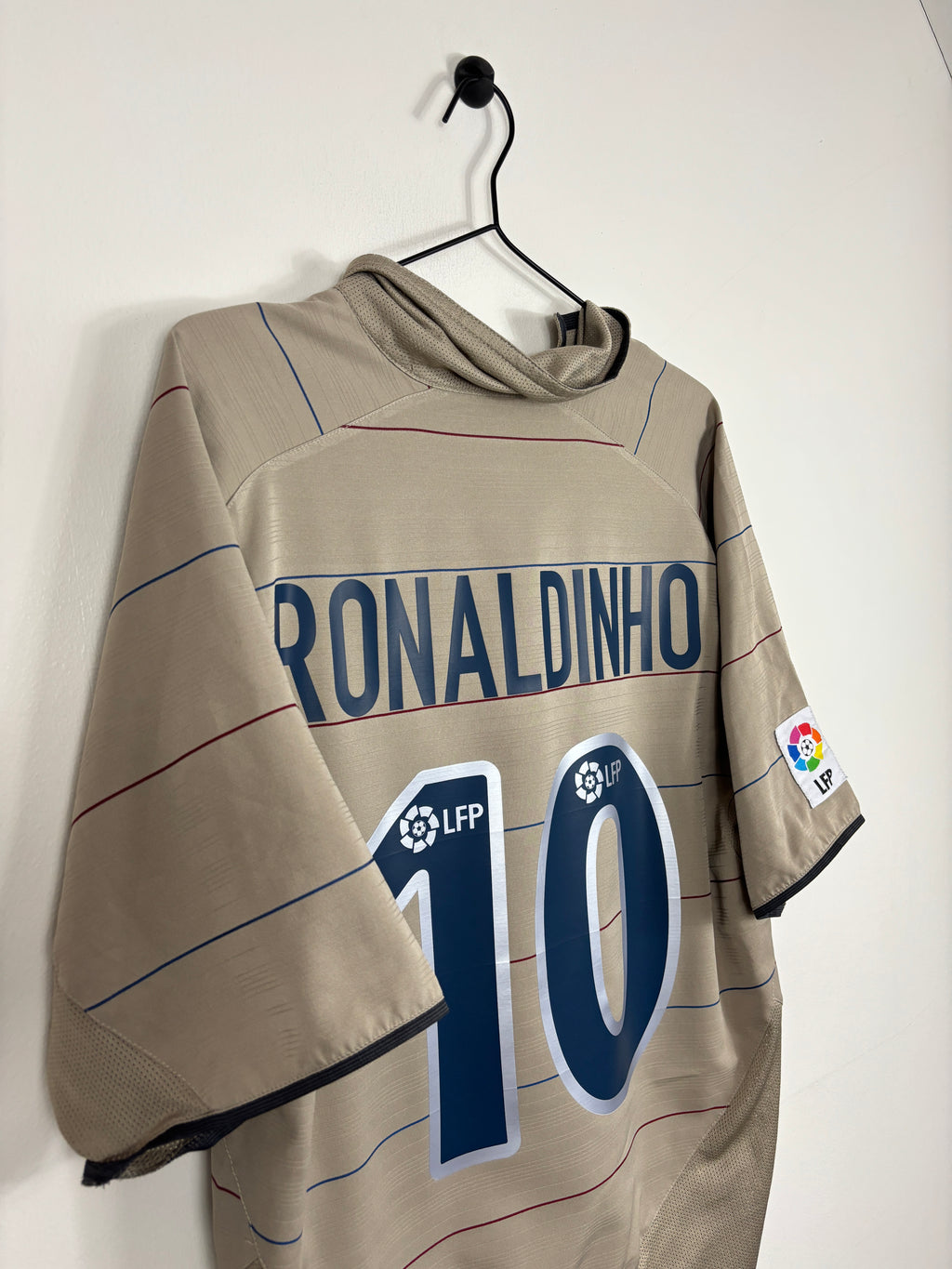 BARCELONA 2003/04 RONALDINHO #10 AWAY SHIRT (XL) NIKE