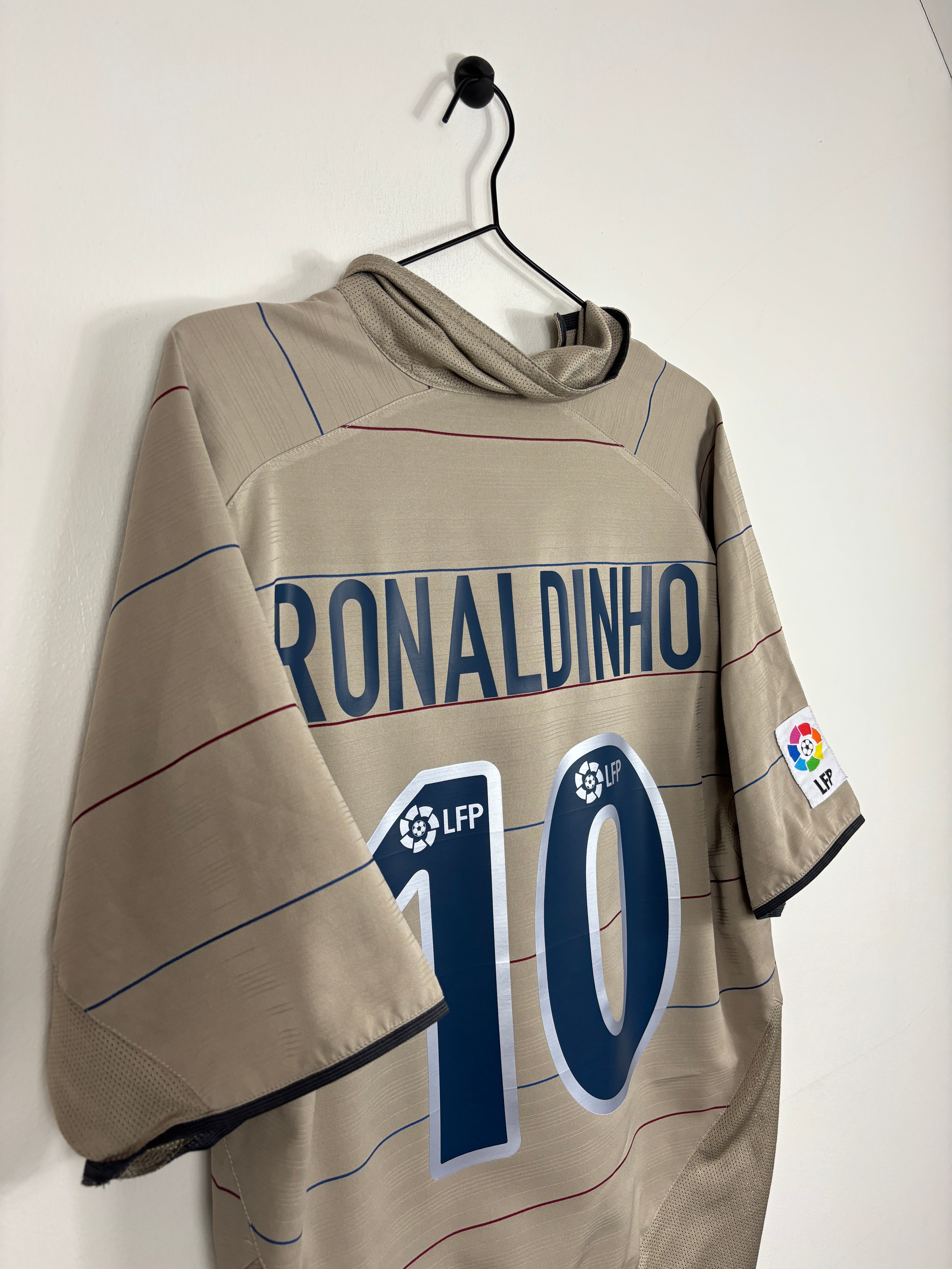 BARCELONA 2003/04 RONALDINHO #10 AWAY SHIRT (XL) NIKE