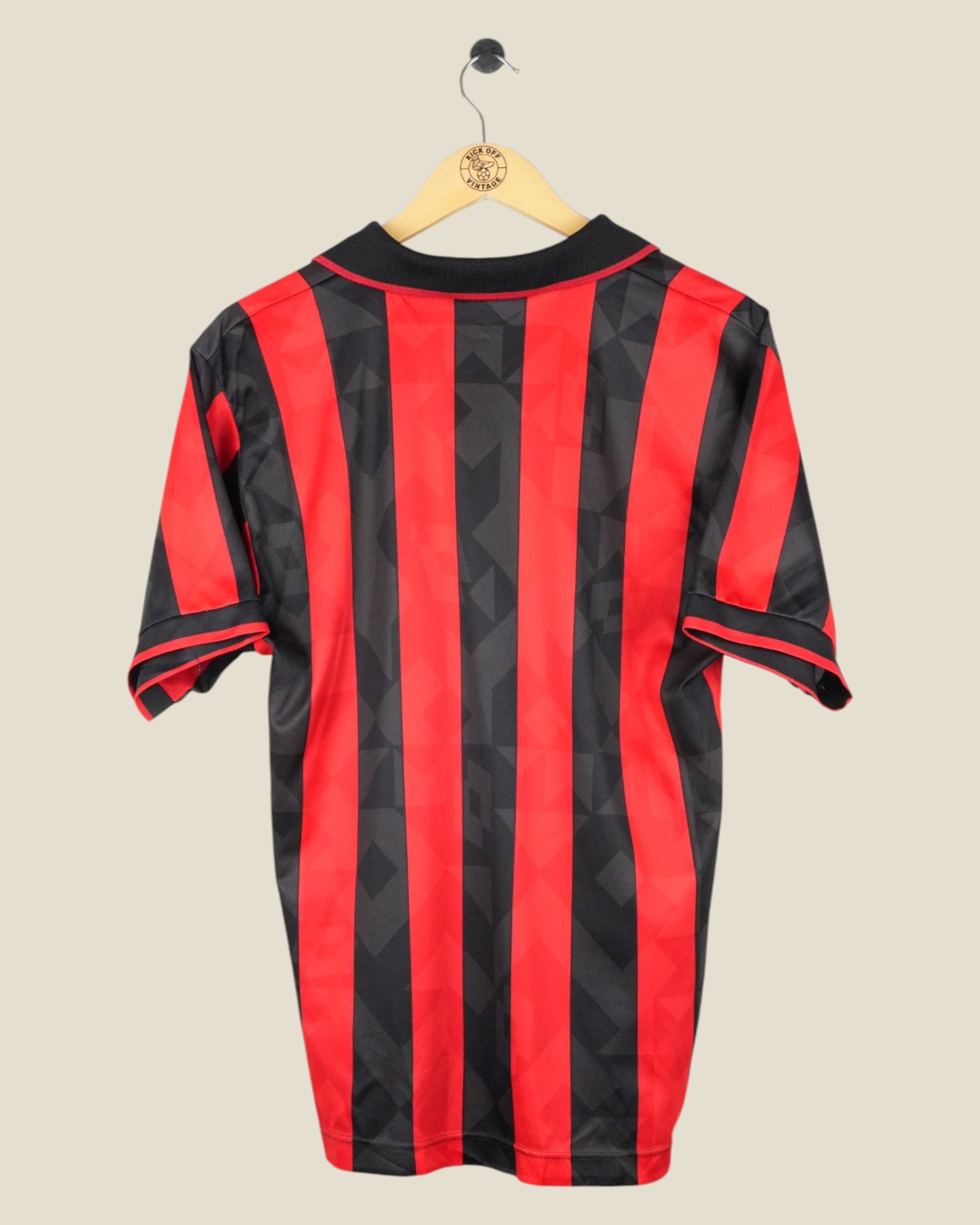 AC MILAN 1993/94 HOME SHIRT (M) LOTTO