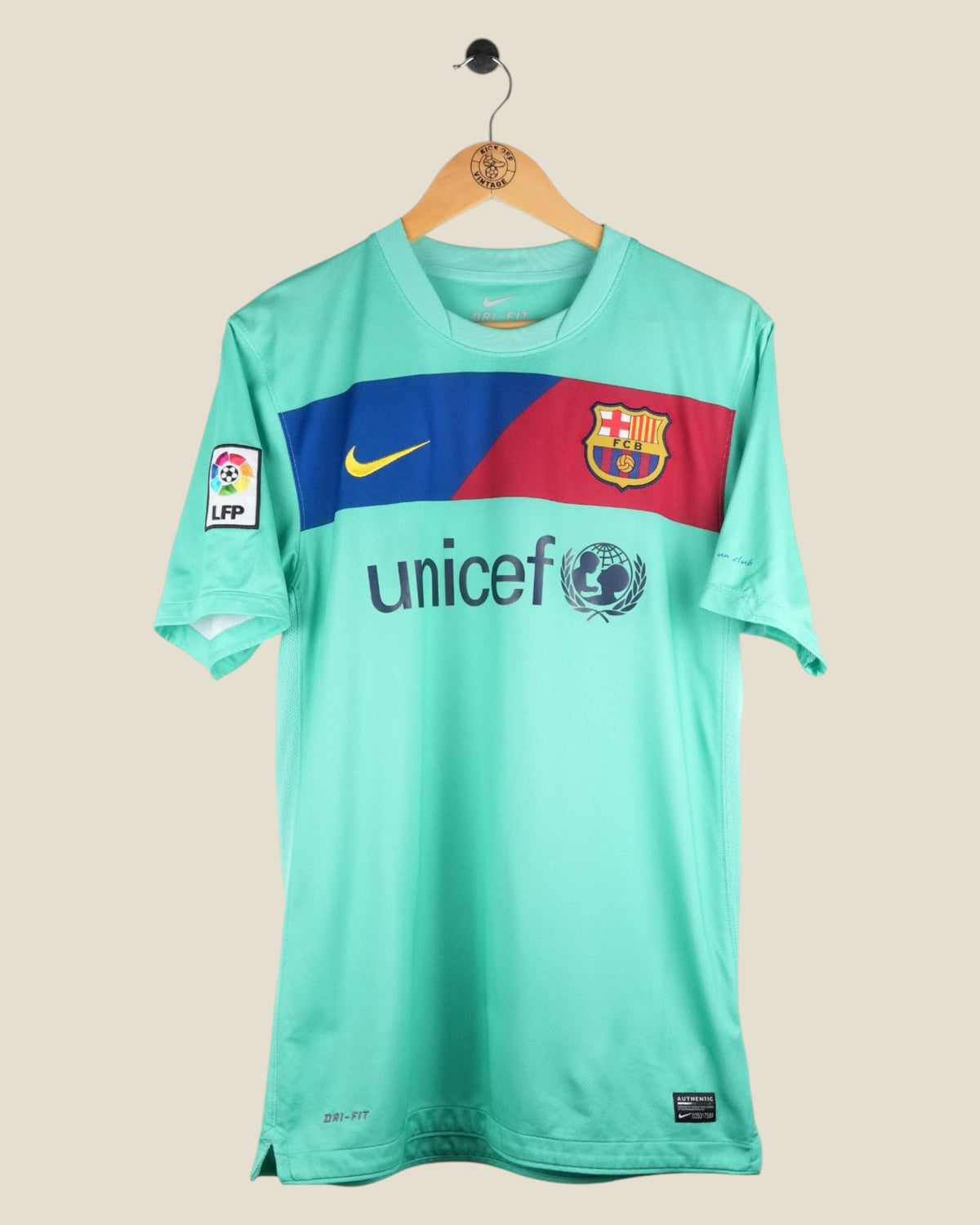 BARCELONA 2010/11 VILLA AWAY SHIRT (M) NIKE