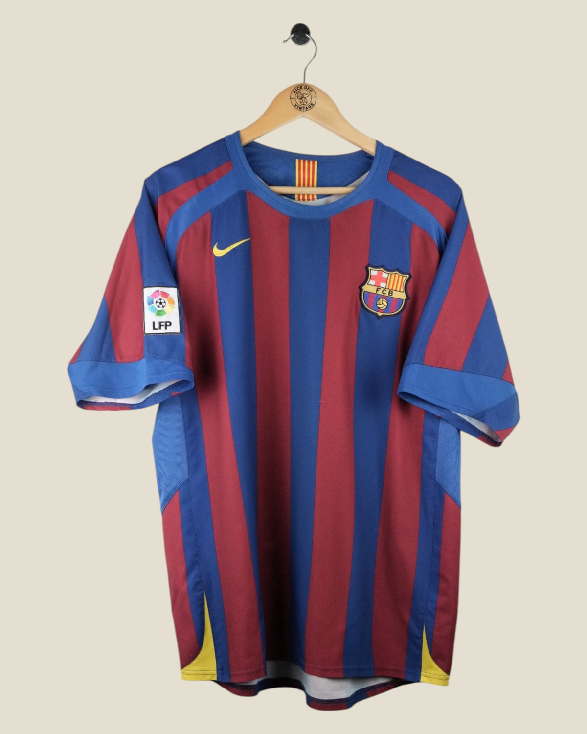BARCELONA 2005/06 RONALDINHO HOME SHIRT (L) NIKE