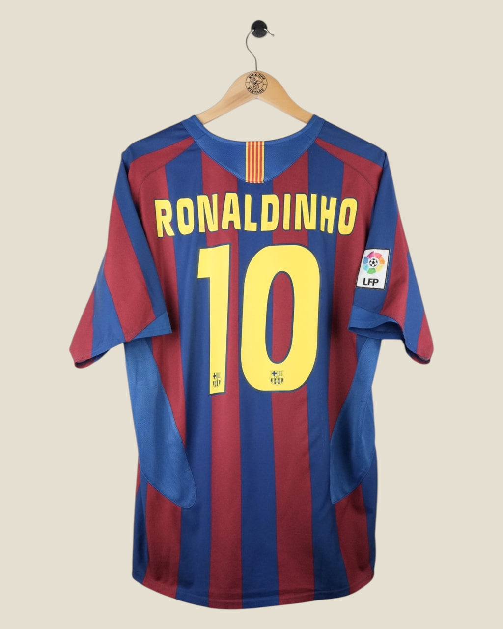 BARCELONA 2005/06 RONALDINHO HOME SHIRT (L) NIKE