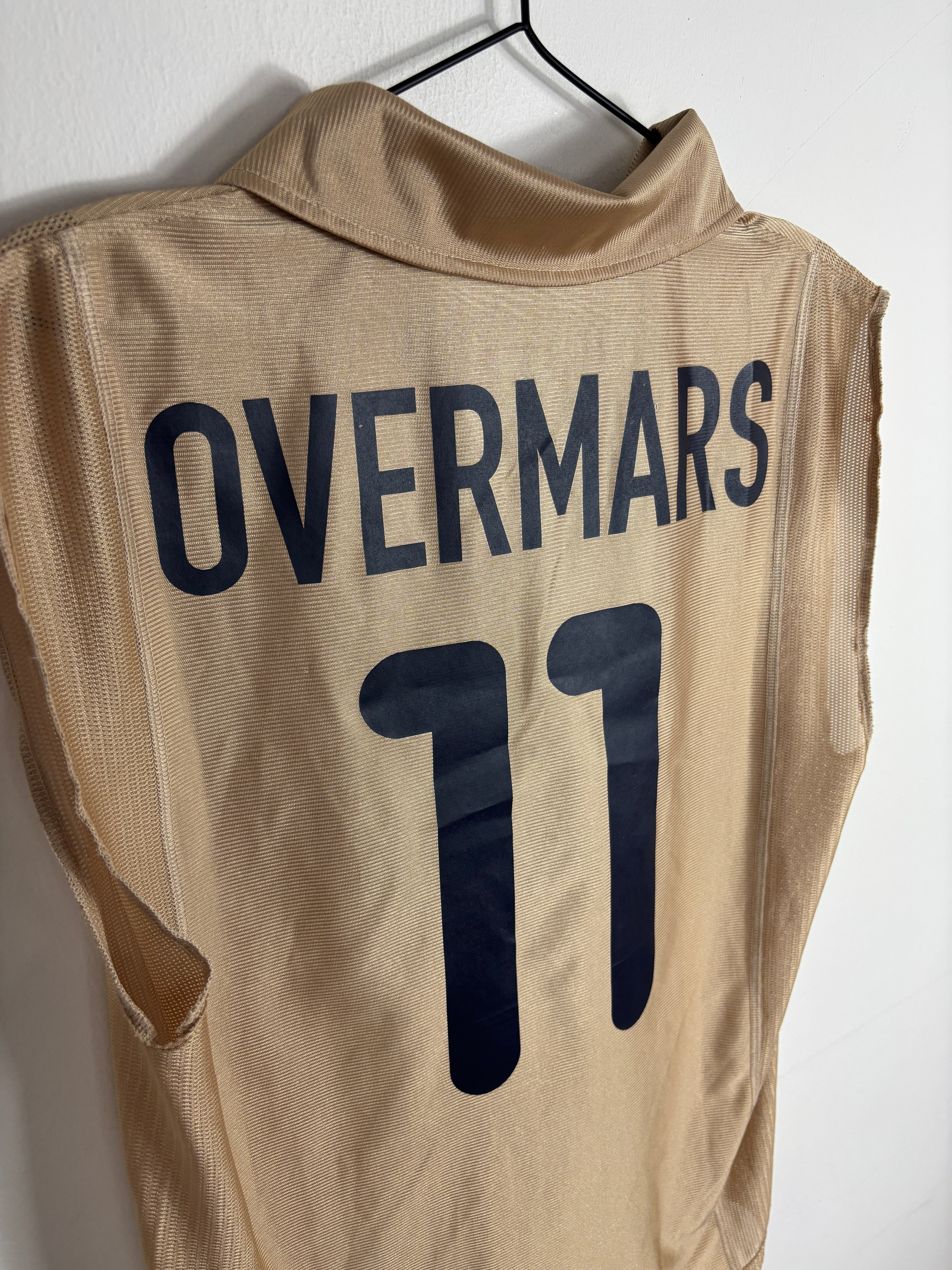 BARCELONA 2001/02 OVERMARS #11 AWAY SHIRT (M) NIKE