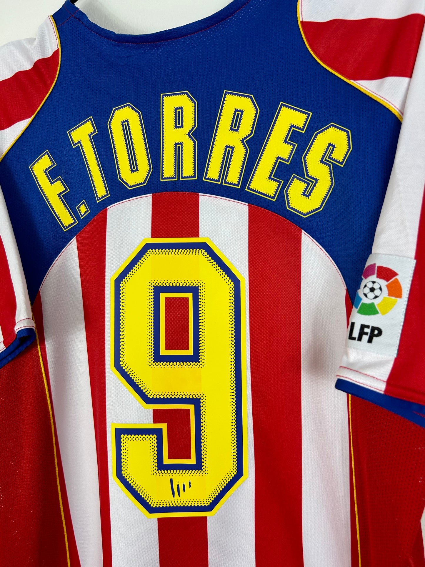 ATLETICO MADRID 2004/05 TORRES #9 HOME SHIRT (M) NIKE