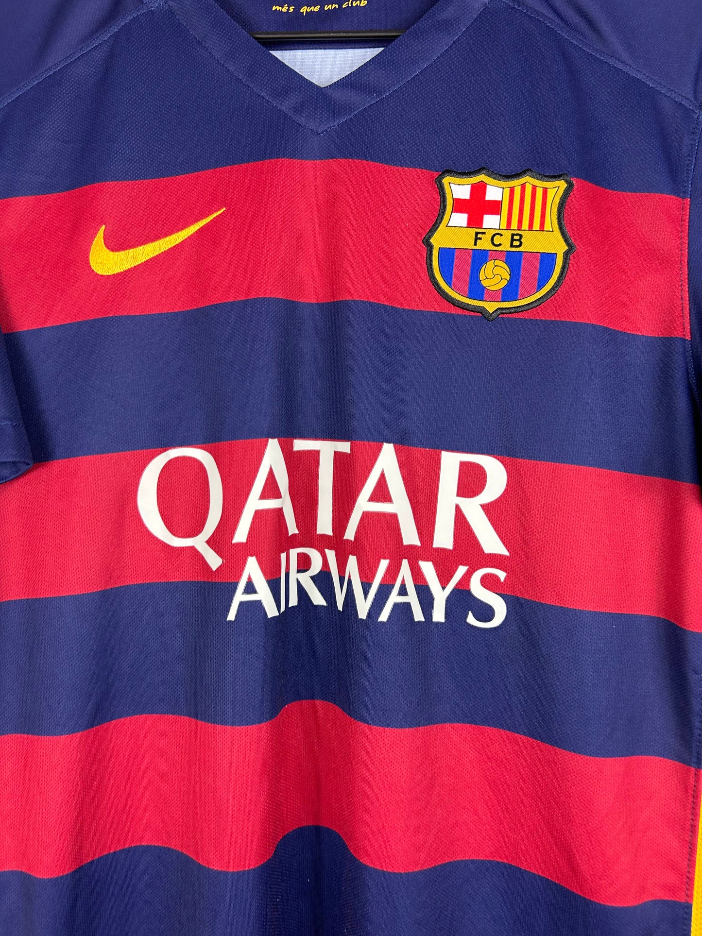 BARCELONA 2015/16 NEYMAR #11 HOME SHIRT (S) NIKE