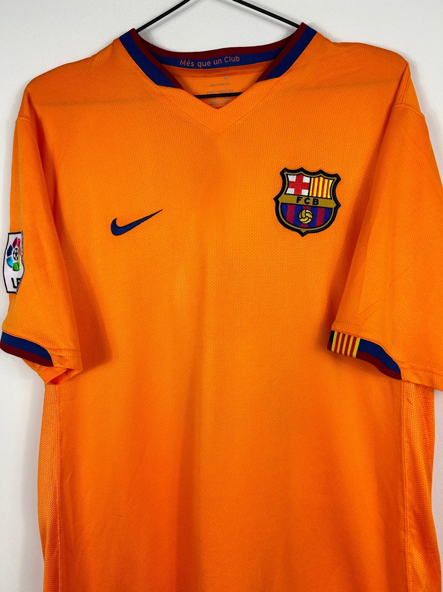 BARCELONA 2006/07 MESSI #19 AWAY SHIRT (L) NIKE