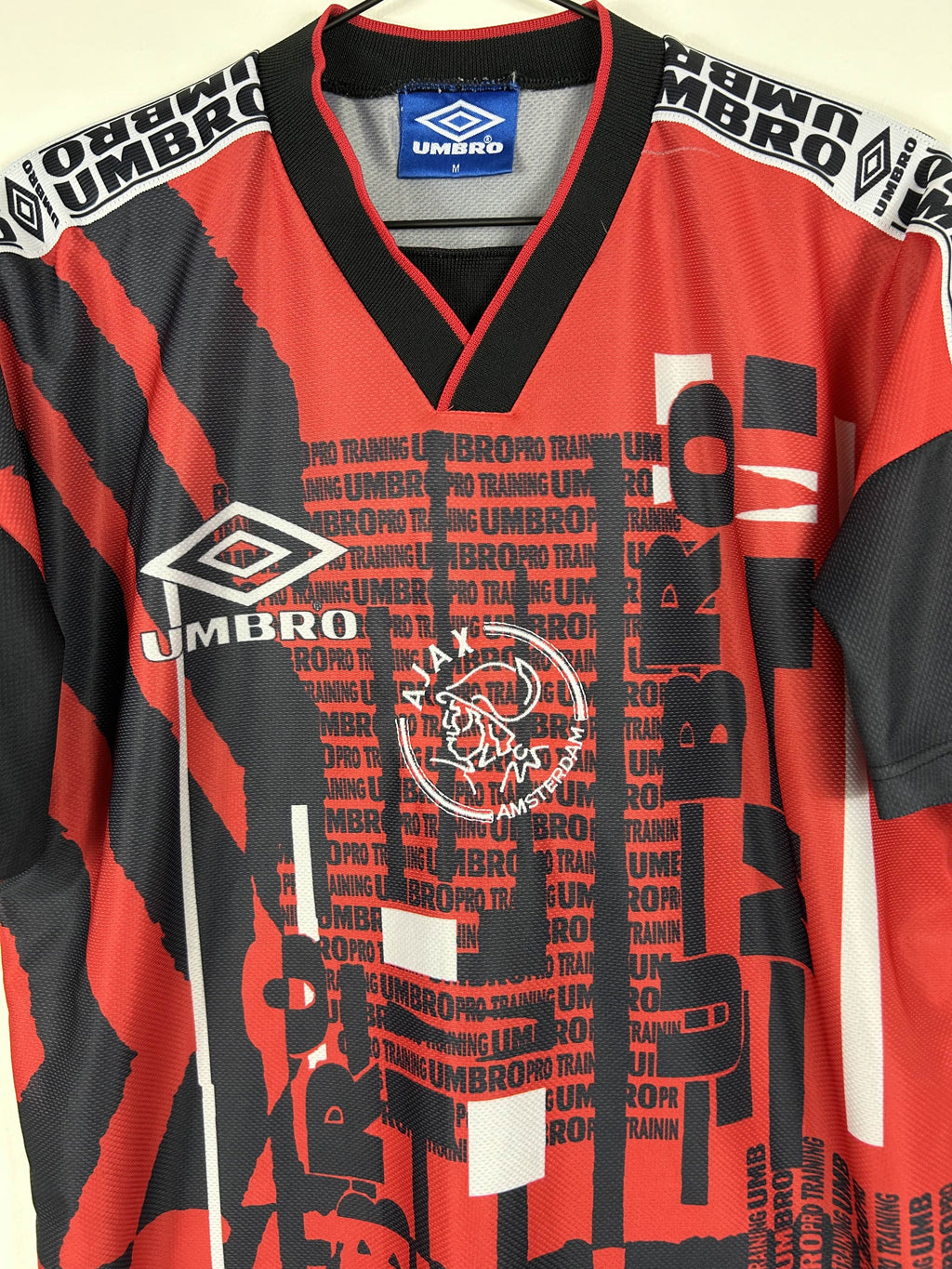 AJAX 1996/97 TRAINING SHIRT (M) UMBRO