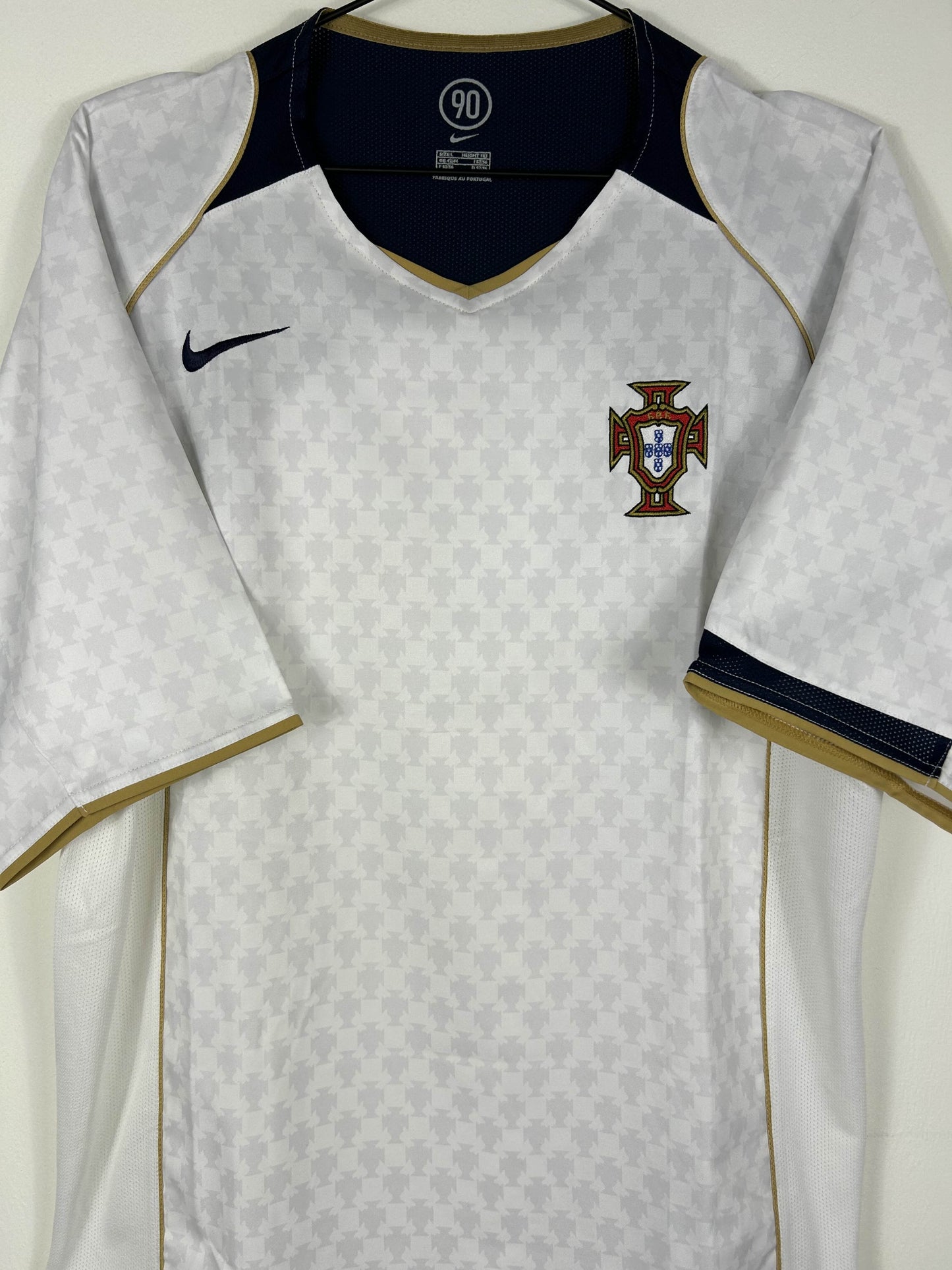 PORTUGAL 2004 AWAY SHIRT (L) NIKE