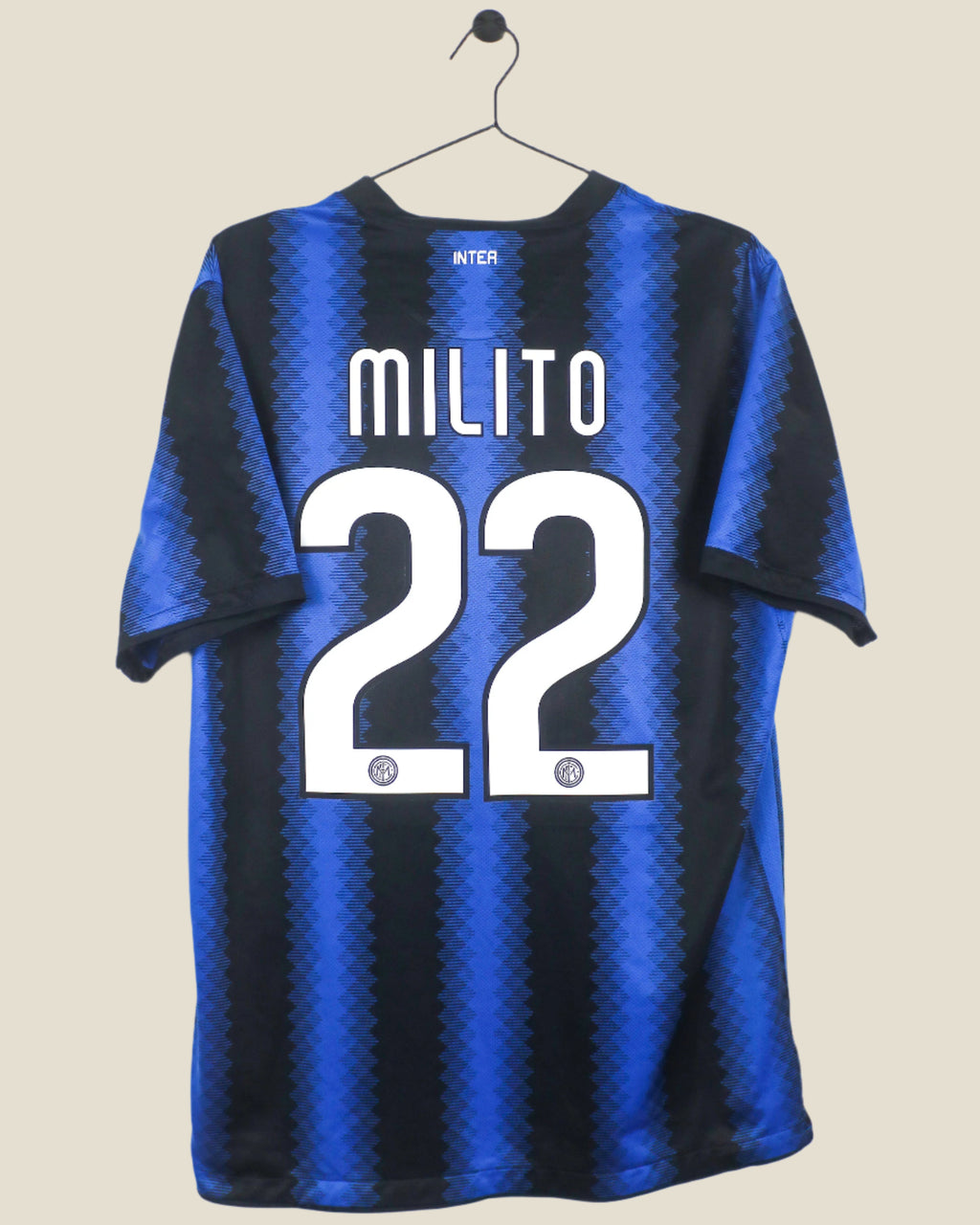 INTER MILAN 2010/11 MILITO #22 HOME SHIRT (L) NIKE