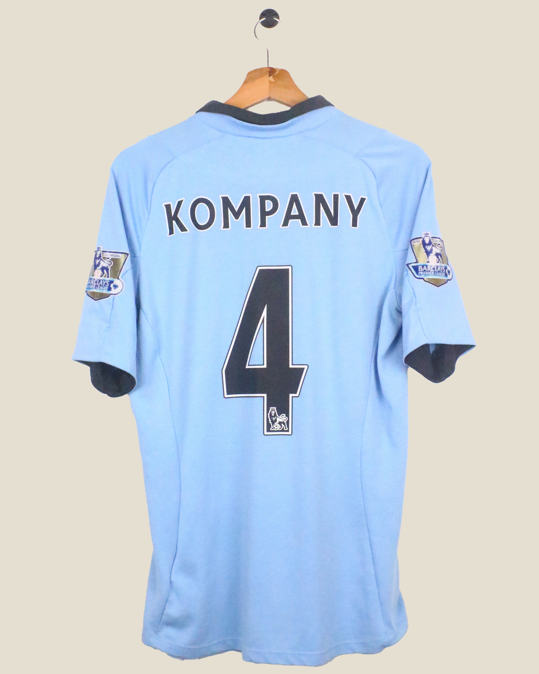 MANCHESTER CITY 2012/13 KOMPANY #4 HOME (M) UMBRO