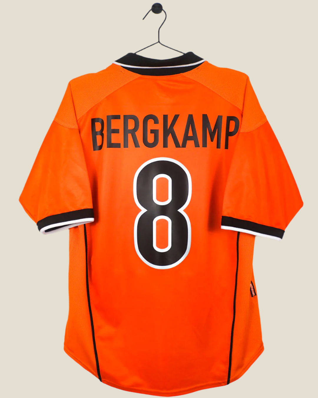 NETHERLANDS 1998 BERGKAMP #8 HOME SHIRT (M) NIKE