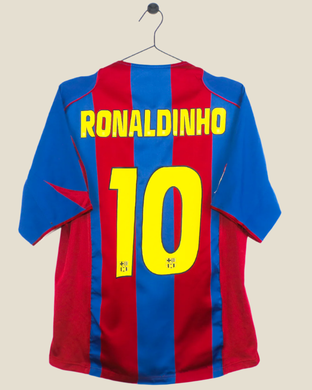 BARCELONA 2004/05 RONALDINHO #10 HOME SHIRT (M) NIKE