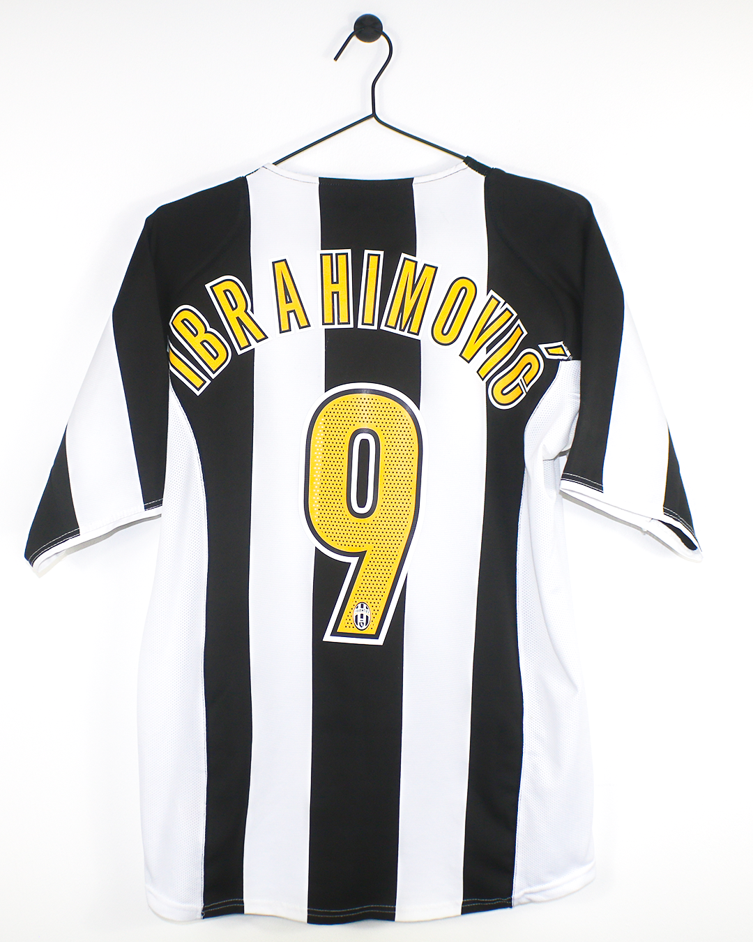 JUVENTUS 2004/05 IBRAHIMOVIC #9 HOME SHIRT (M) NIKE