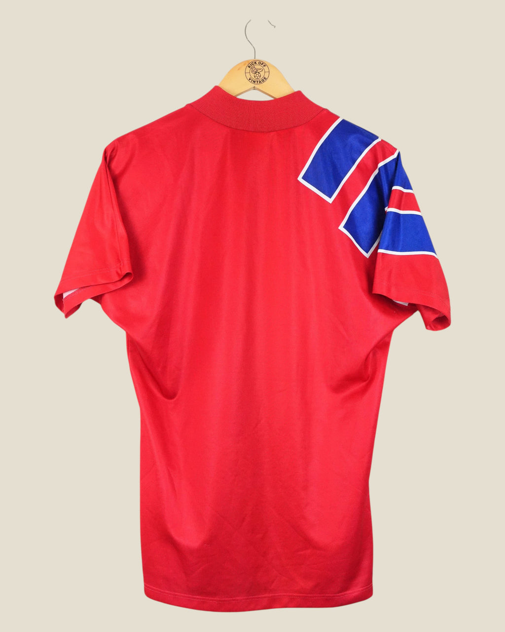 Kick Off Vintage Bayern Munich 1991/93 home football shirt in red with blue and white shoulder detailing, back view.