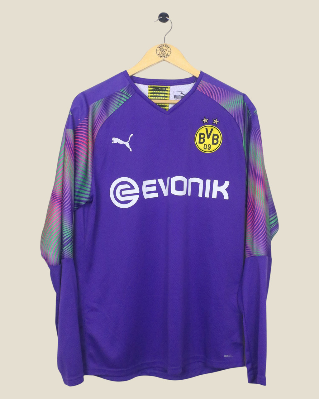 Kick Off Vintage 2019/20 Borussia Dortmund goalkeeper jersey in purple with long sleeves and graphic shoulder detail.