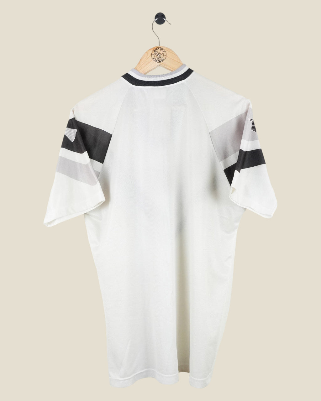 Back view of a vintage 1996 Corinthians training jersey by Penalty, white with black and grey sleeve details.