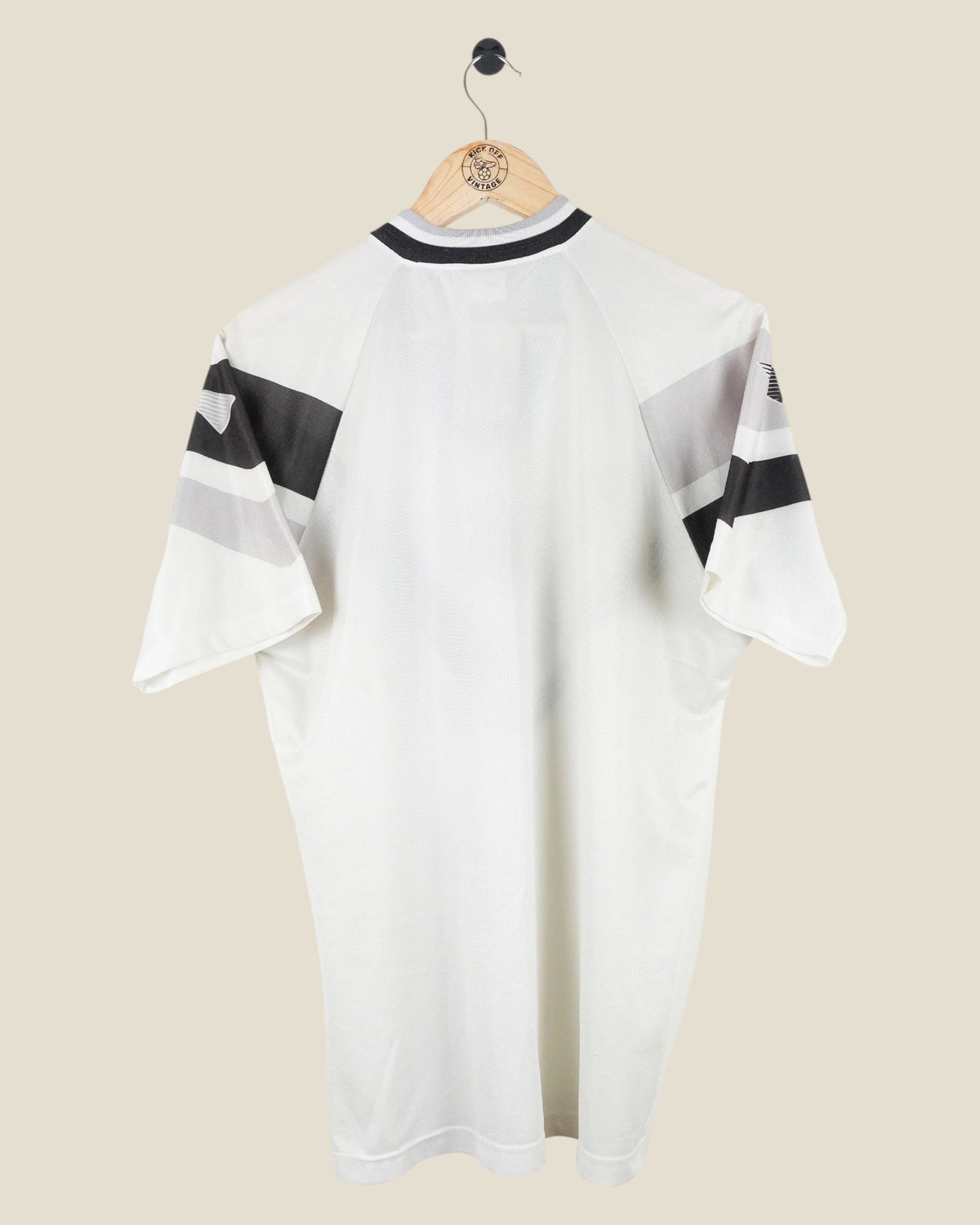 Back view of a vintage 1996 Corinthians training jersey by Penalty, white with black and grey sleeve details.
