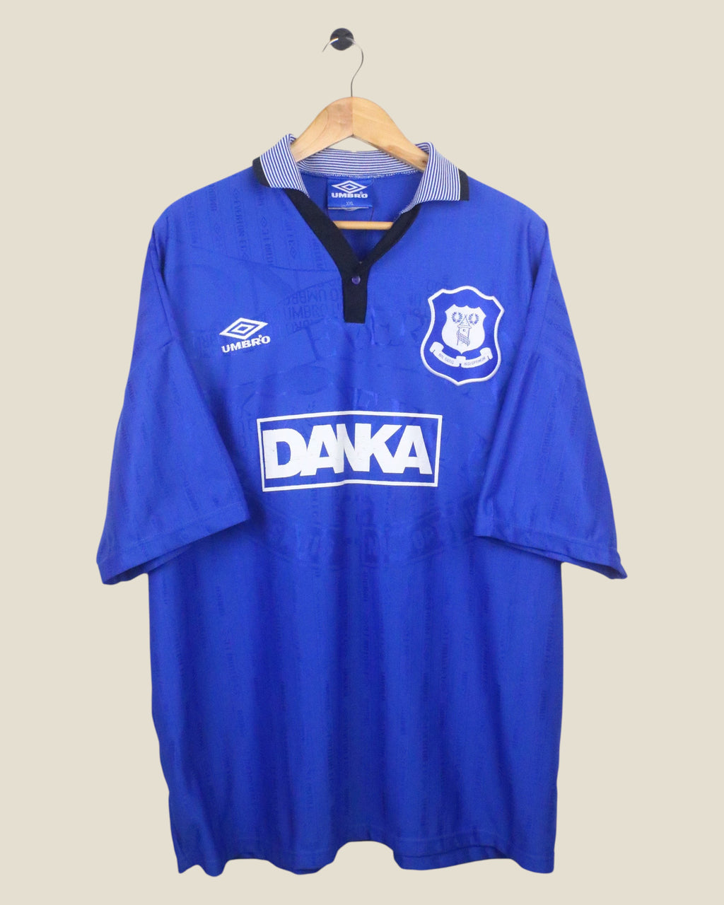 Kick Off Vintage Everton 1995/96 home football shirt in blue with Umbro branding and Danka sponsor logo.