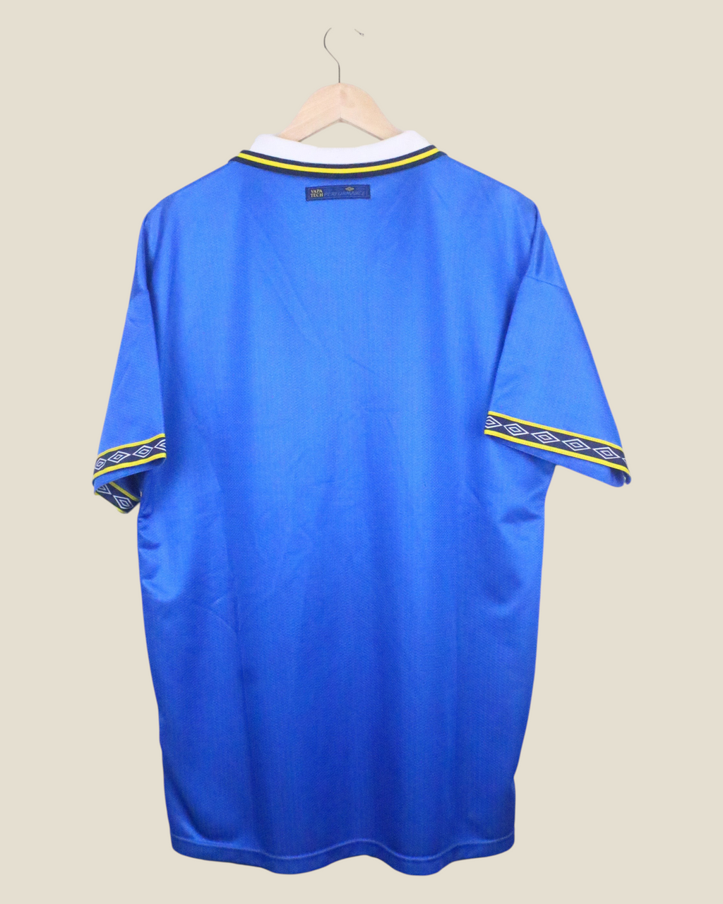 Back view of Kick Off Vintage Everton 1997-99 Umbro home football shirt in blue with white collar and sleeve trim.