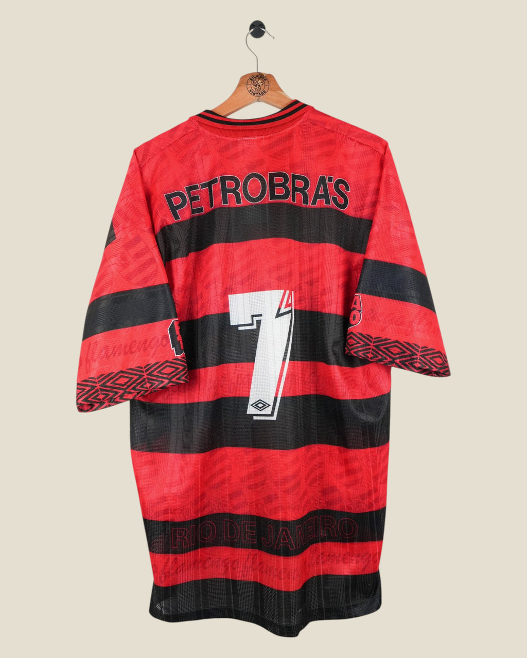 Kick Off Vintage Flamengo 1995/96 home football shirt in red and black with number 7 and Petrobras sponsor on back